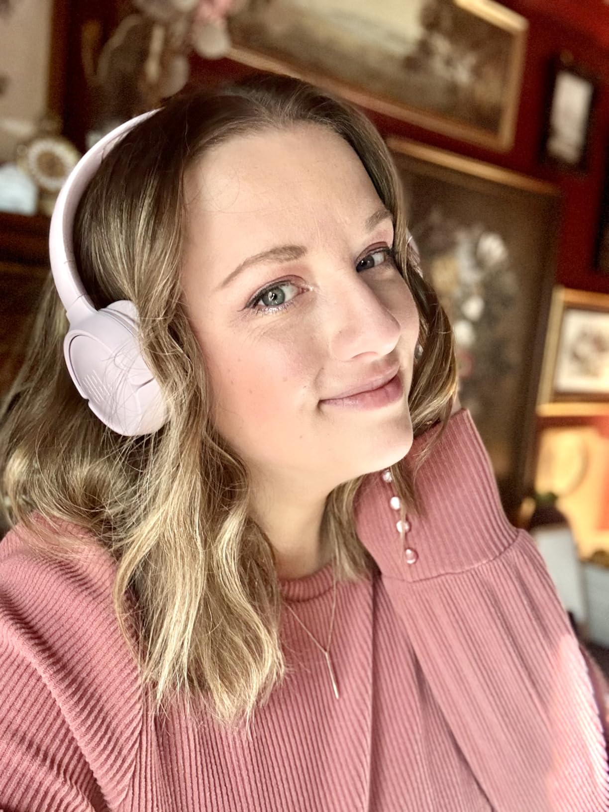 JBL Tune 510BT - Bluetooth headphones with up to 40 hours battery, microphone for call, foldable and comfortable, Android and iOs compatible (Rose) - Customer Photo 1