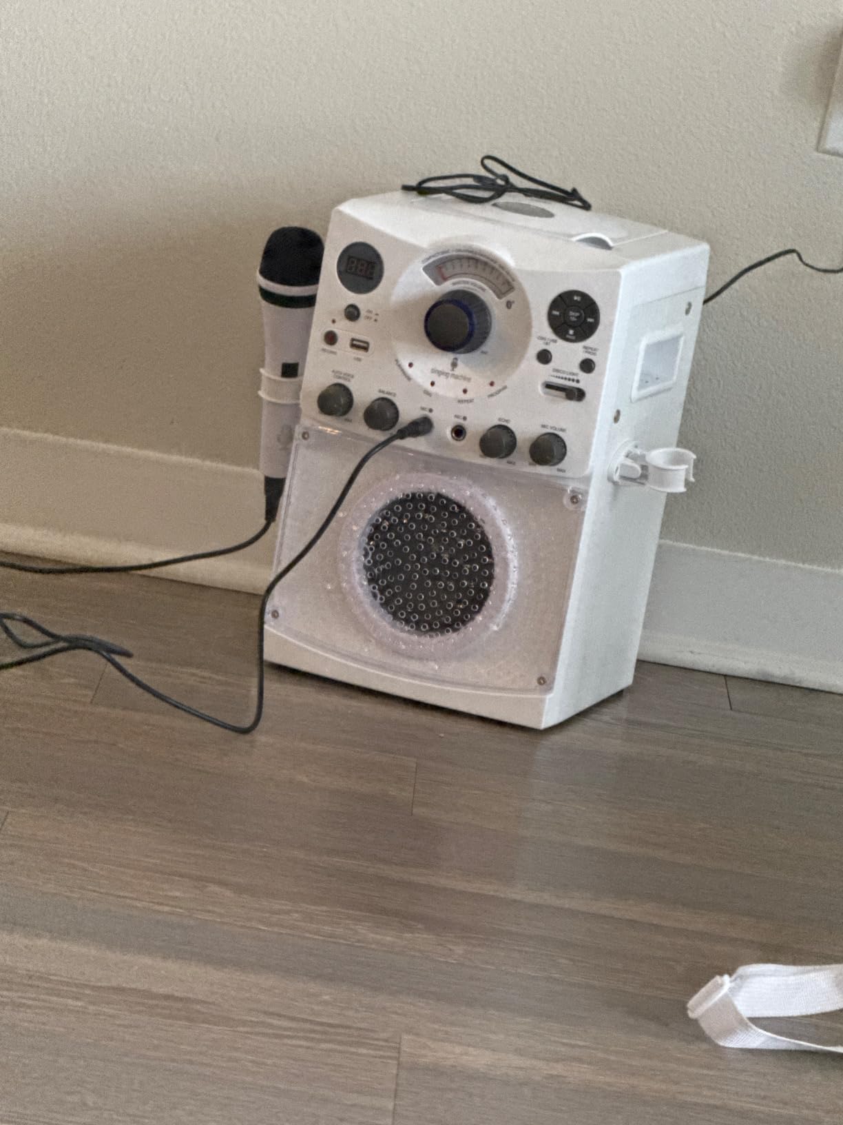 Singing Machine Portable Karaoke Machine with Wired Mic, Bluetooth, LED Lights - For Adults & Kids - Customer Photo 3