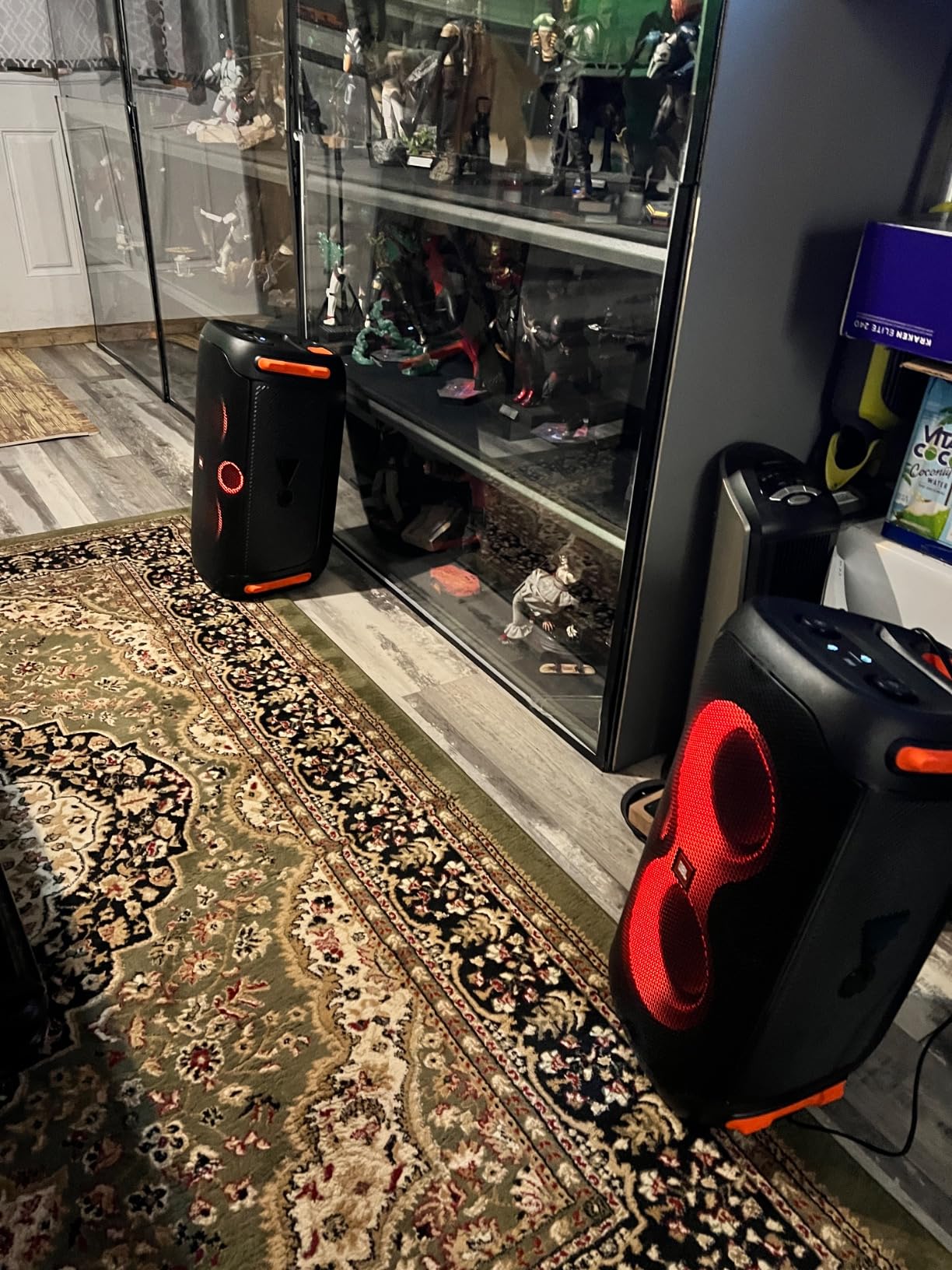 JBL PartyBox 110 - Portable Party Speaker with Built-in Lights, Powerful Sound and deep bass, Black - Customer Photo 2