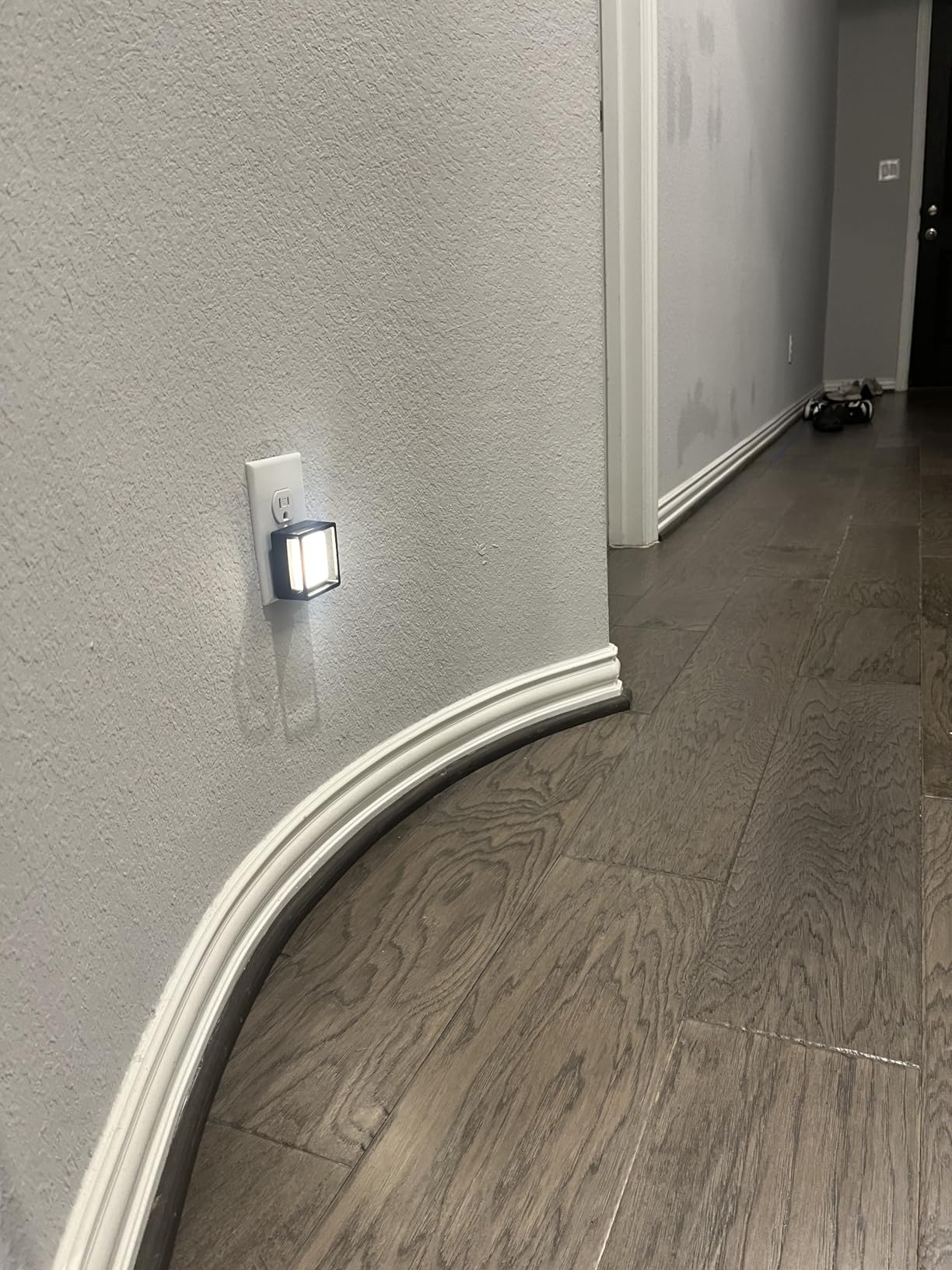 DORESshop LED Night Light, Night Lights Plug Into Wall [2 Pack] with Dusk-to-Dawn Sensor, Dimmable Nightlights, Adjustable Brightness for Bathroom, Hallway, Bedroom,Kids Room,Stairway,Soft White - Customer Photo 4