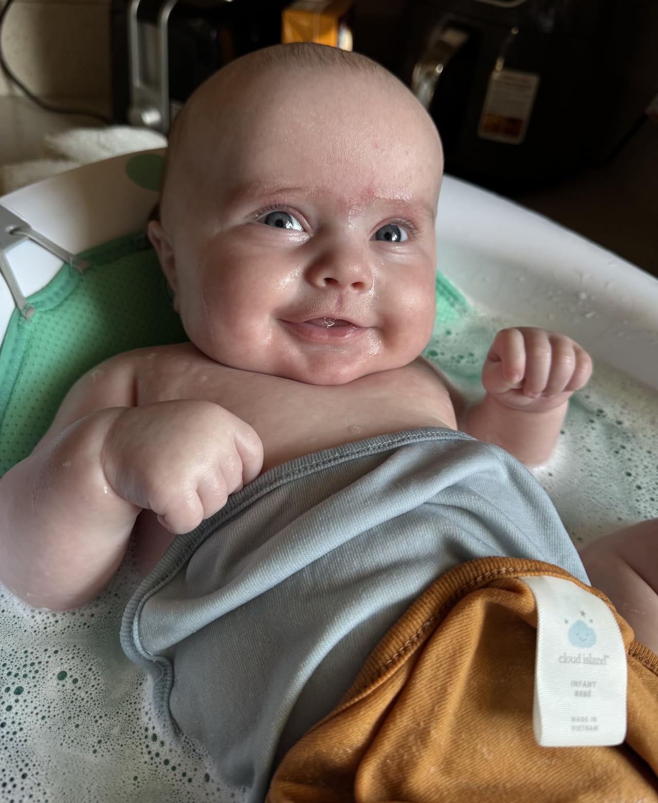 Frida Baby 4-in-1 Grow-with-Me Baby Bathtub, Baby Tub for Newborns to Toddler with Removable Bath Seat & Backrest for Bath Support in Tub - Customer Photo 2