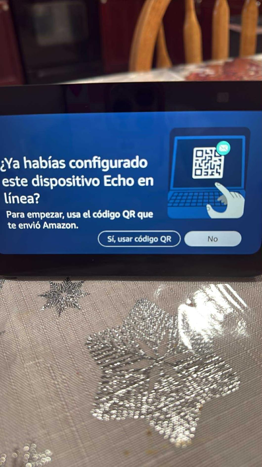 Amazon Echo Show 5, Smart display with 2x the bass and clearer sound, Charcoal - Customer Photo 3