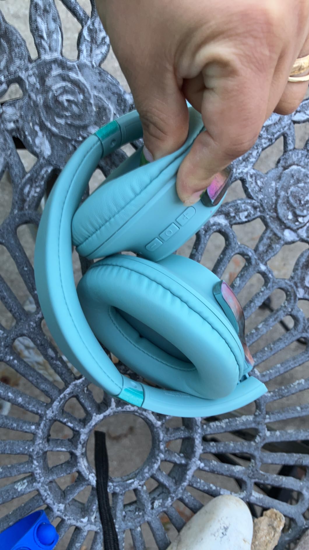 KVIDIO Bluetooth Headphones Over Ear, 65 Hours Playtime Wireless Headphones with Microphone, Foldable Lightweight Headset with Deep Bass, HiFi Stereo Sound Low Latency for Travel Work Cellphone Customer Review KVIDIO Bluetooth Headphones Over Ear, 65 Hours Playtime Wireless Headphones with Microphone, Foldable Lightweight Headset with Deep Bass, HiFi Stereo Sound Low Latency for Travel Work Cellphone - Customer Photo 1