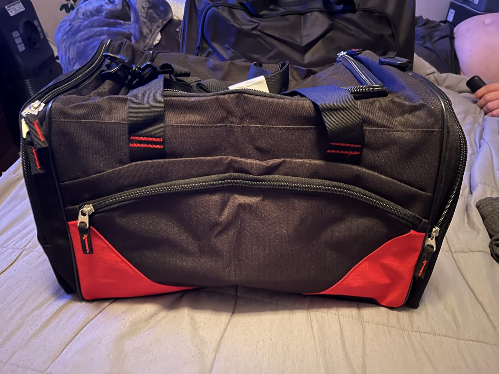 Gym Bag for Men - 55L Black Durable Large Duffle Bag for Travel, Workout, Fitness & Sport Customer Review Gym Bag for Men - 55L Black Durable Large Duffle Bag for Travel, Workout, Fitness & Sport - Customer Photo 1