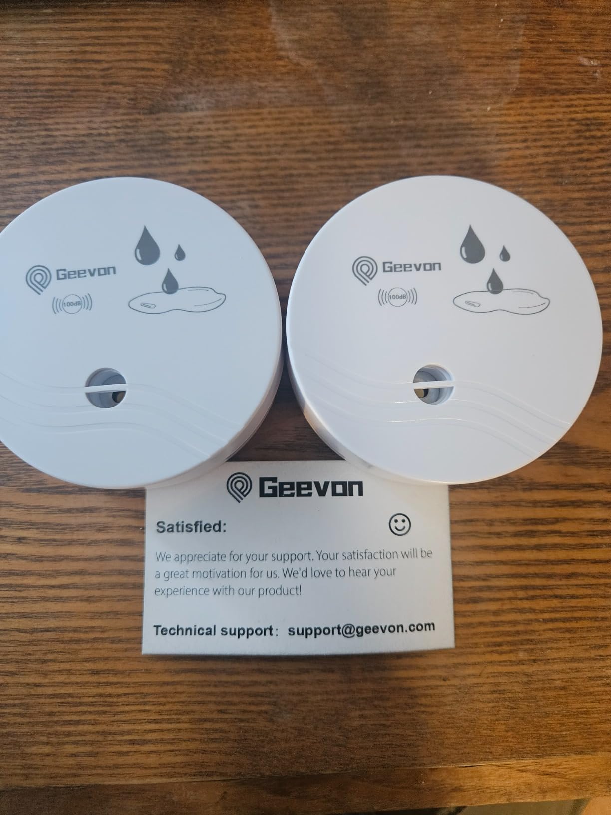 Geevon 2 Pack Water Leak Detectors, 100dB Water Sensor Alarms Flood Detector for Basements, Bathrooms, Laundry Rooms, Kitchens, Garages, and Attics, Water Alarms Battery-Operated (Battery Included) - Customer Photo 2