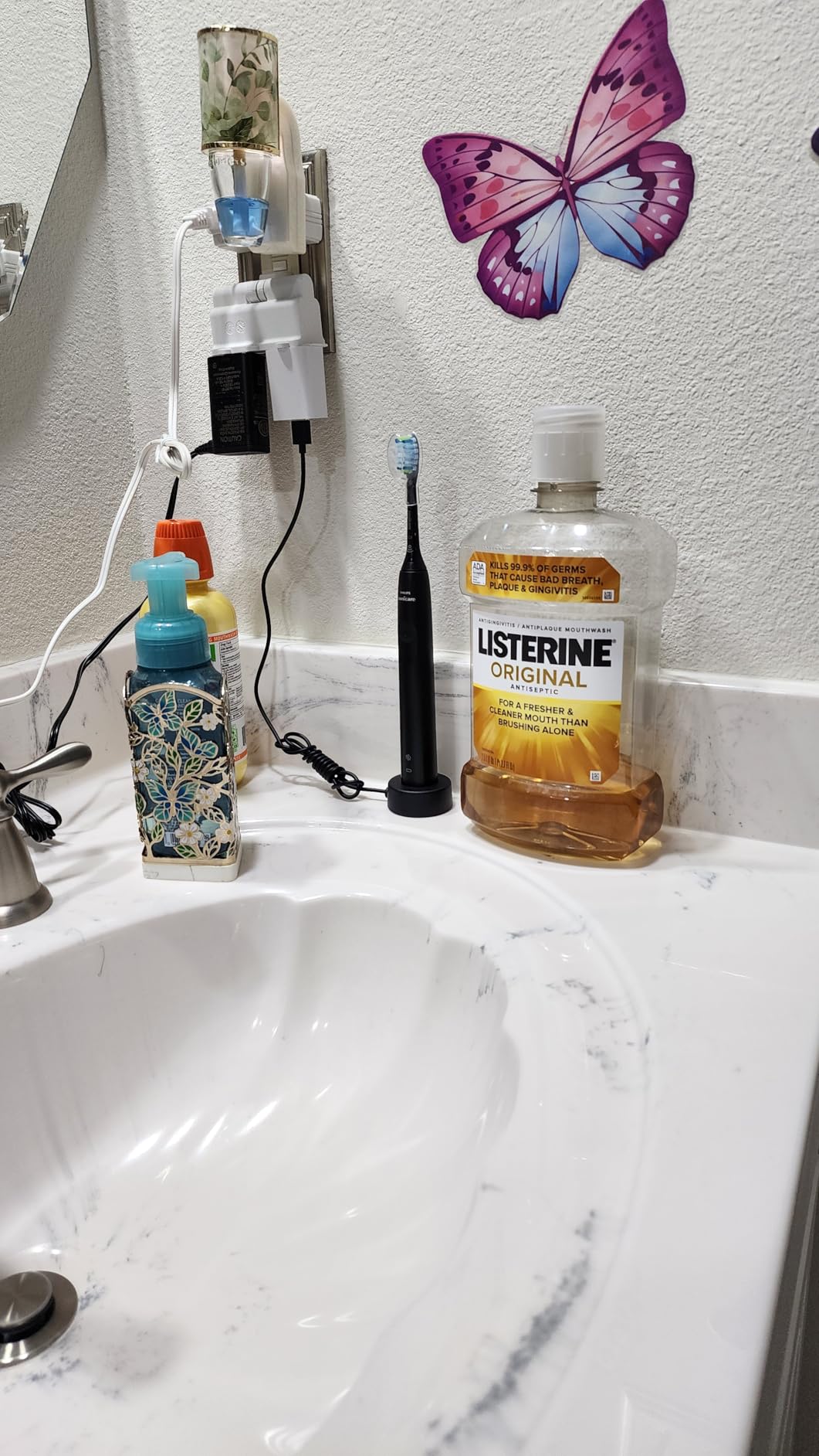 Philips Sonicare 4100 Rechargeable Electric Toothbrush, with Pressure Sensor, 2 Intensity Settings, SmarTimer and QuadPacer, 14-Day Battery Life, White, Model HX3681/23 - Customer Photo 1