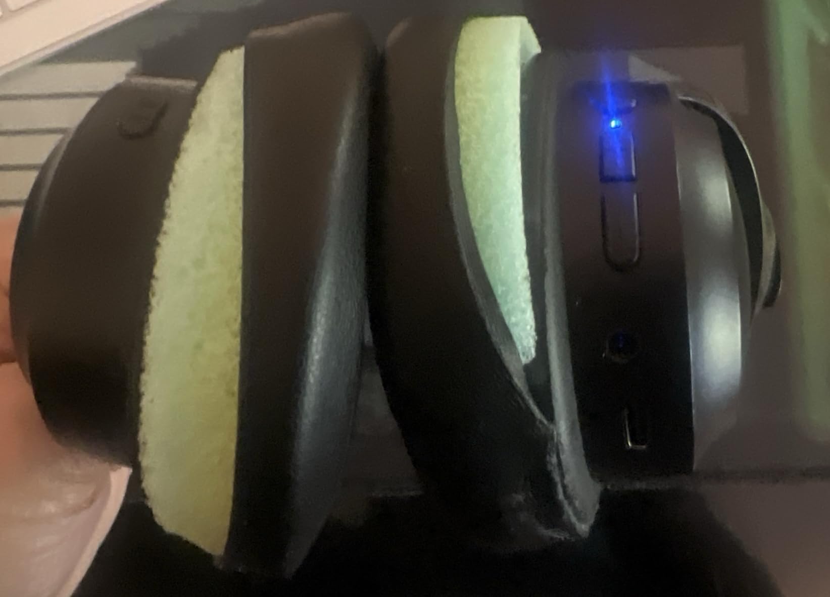 BERIBES Bluetooth Headphones Over Ear, 65H Playtime and 6 EQ Music Modes Wireless Headphones with Microphone, HiFi Stereo Foldable Lightweight Headset, Deep Bass for Home Office Cellphone PC Ect. Customer Review BERIBES Bluetooth Headphones Over Ear, 65H Playtime and 6 EQ Music Modes Wireless Headphones with Microphone, HiFi Stereo Foldable Lightweight Headset, Deep Bass for Home Office Cellphone PC Ect. - Customer Photo 3