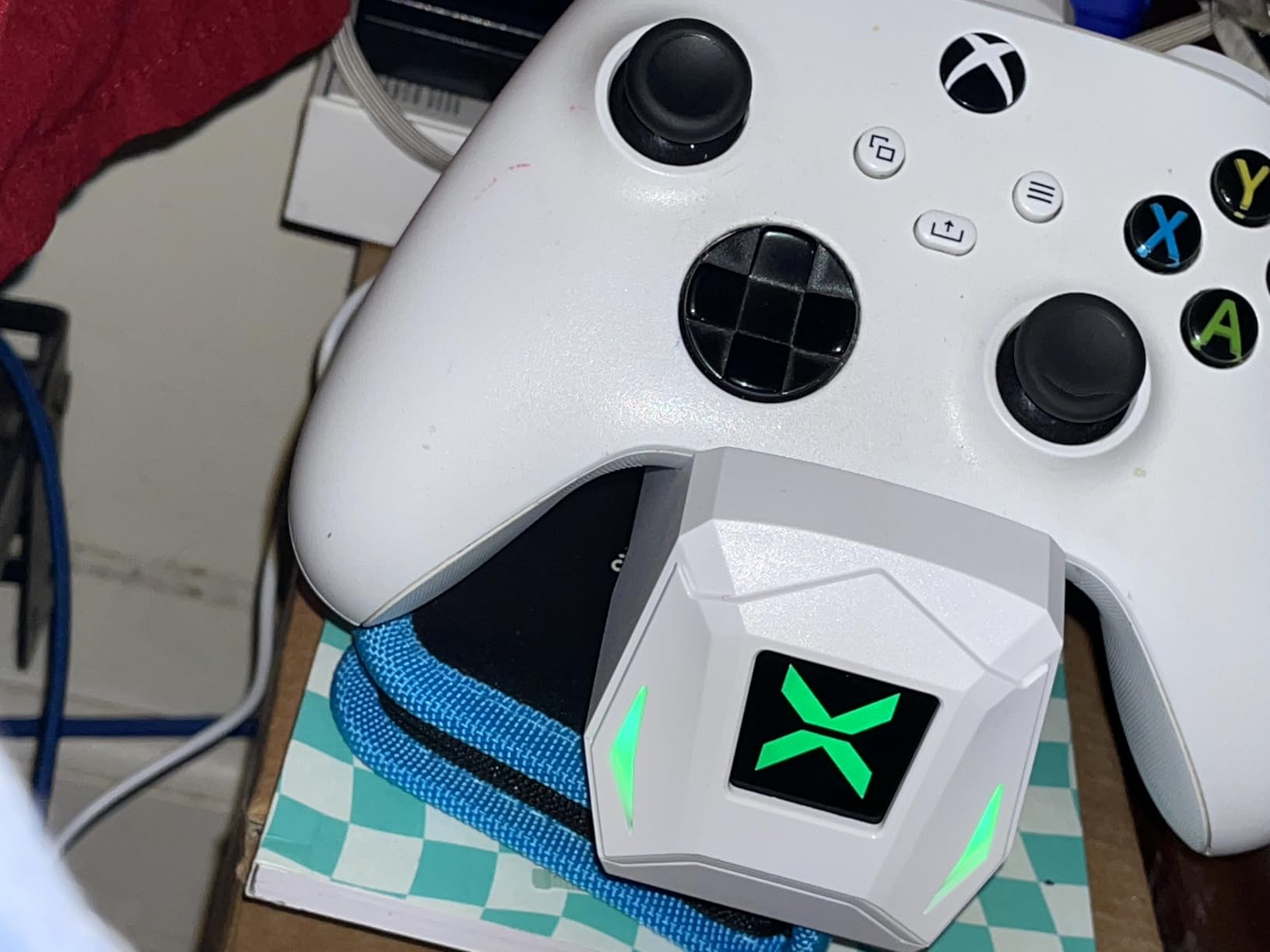 Upgraded Controller Charger Station with 2x5520mWh Rechargeable Battery Packs for Xbox One/Series X|S, Dual Charging Dock for Xbox One Battery Pack (Controller not Included) - Customer Photo 2