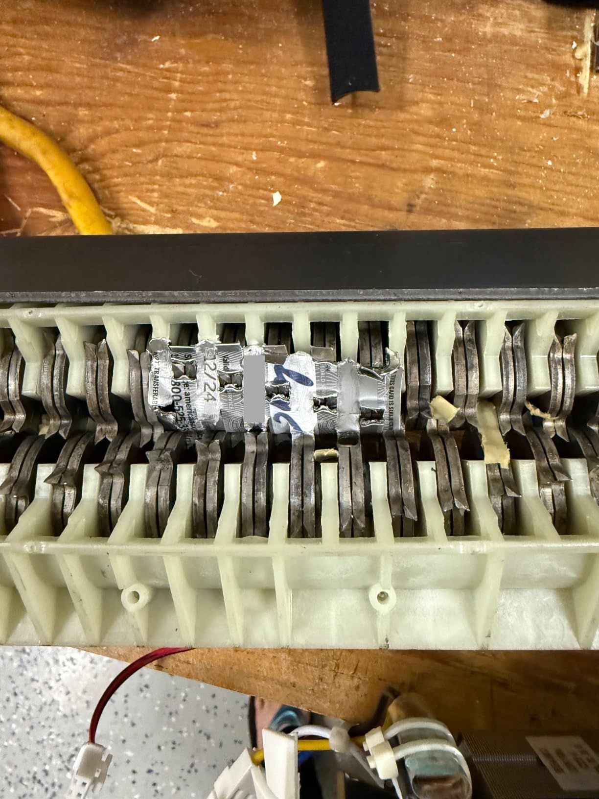 Bonsaii 12-Sheet Cross Cut Paper Shredder, 5.5 Gal Home Office Heavy Duty Shredder for Paper, Credit Card, Mail, Staples, with Transparent Window, High Security Level P-4 (C275-A) - Customer Photo 2