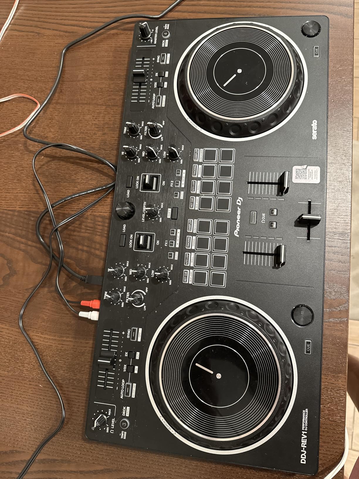 Pioneer DJ DDJ-REV1 2-deck Serato DJ Controller, Black customer photo 1