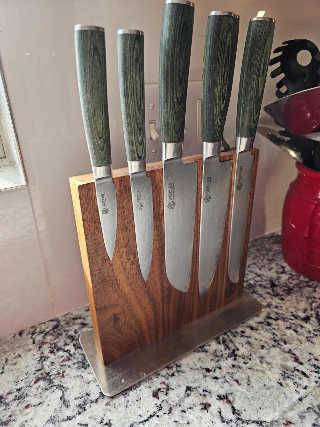 HexClad Essential Knife Set, 6-Piece, Japanese Damascus Stainless Steel Blades, Full Tang Construction, Pakkawood Handles - Customer Photo 1