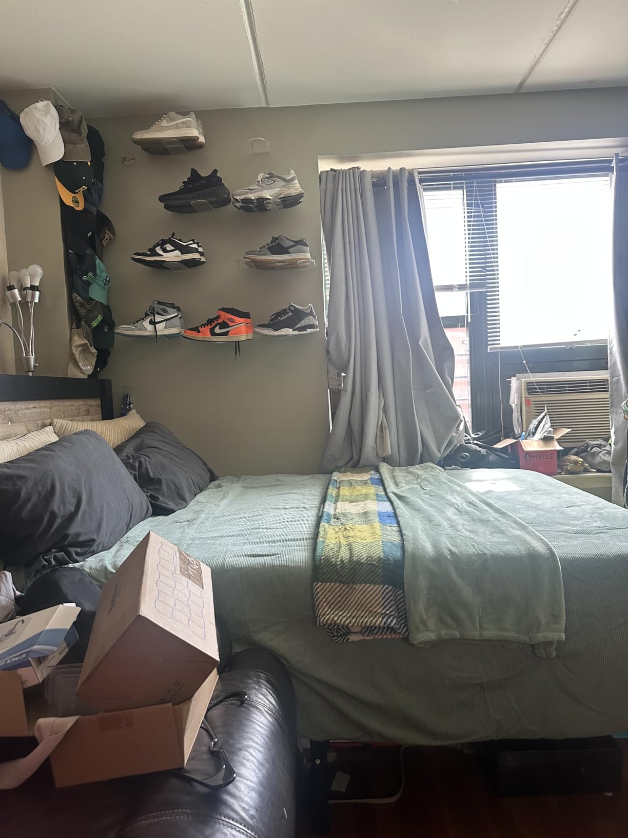 EMODA Queen Bed Frame No Box Spring Needed 18 Inch Heavy Duty Metal Tall Platform Bed Frame Queen Size with Large Storage Space, Easy Assembly, Black - Customer Photo 2