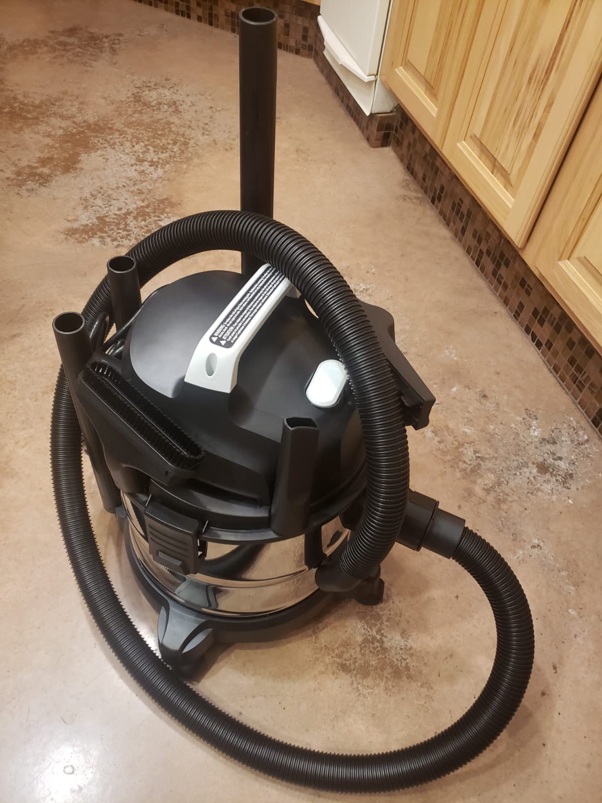 Amazon Basics Wet Dry Vacuum Cleaner, 4 gallon Shop, 3 HP Stainless Steel, Grey/Black - Customer Photo 4