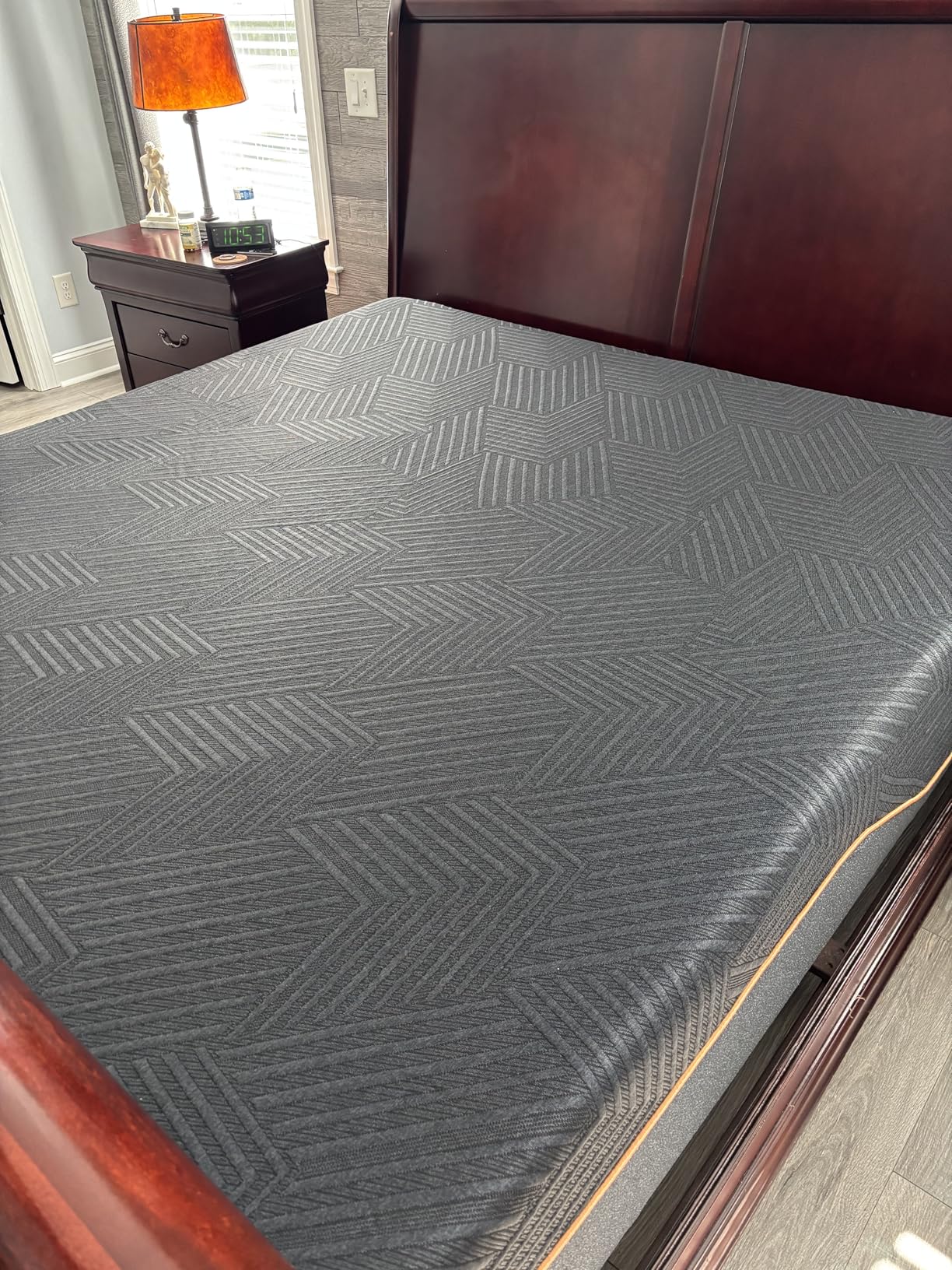 EGOHOME 12 Inch Queen Memory Foam Mattress for Back Pain, Cooling Copper Gel Bed in a Box, Foam Made in USA, CertiPUR-US Certified, Therapeutic Medium Firm, Double 60x80x12 Black - Customer Photo 1