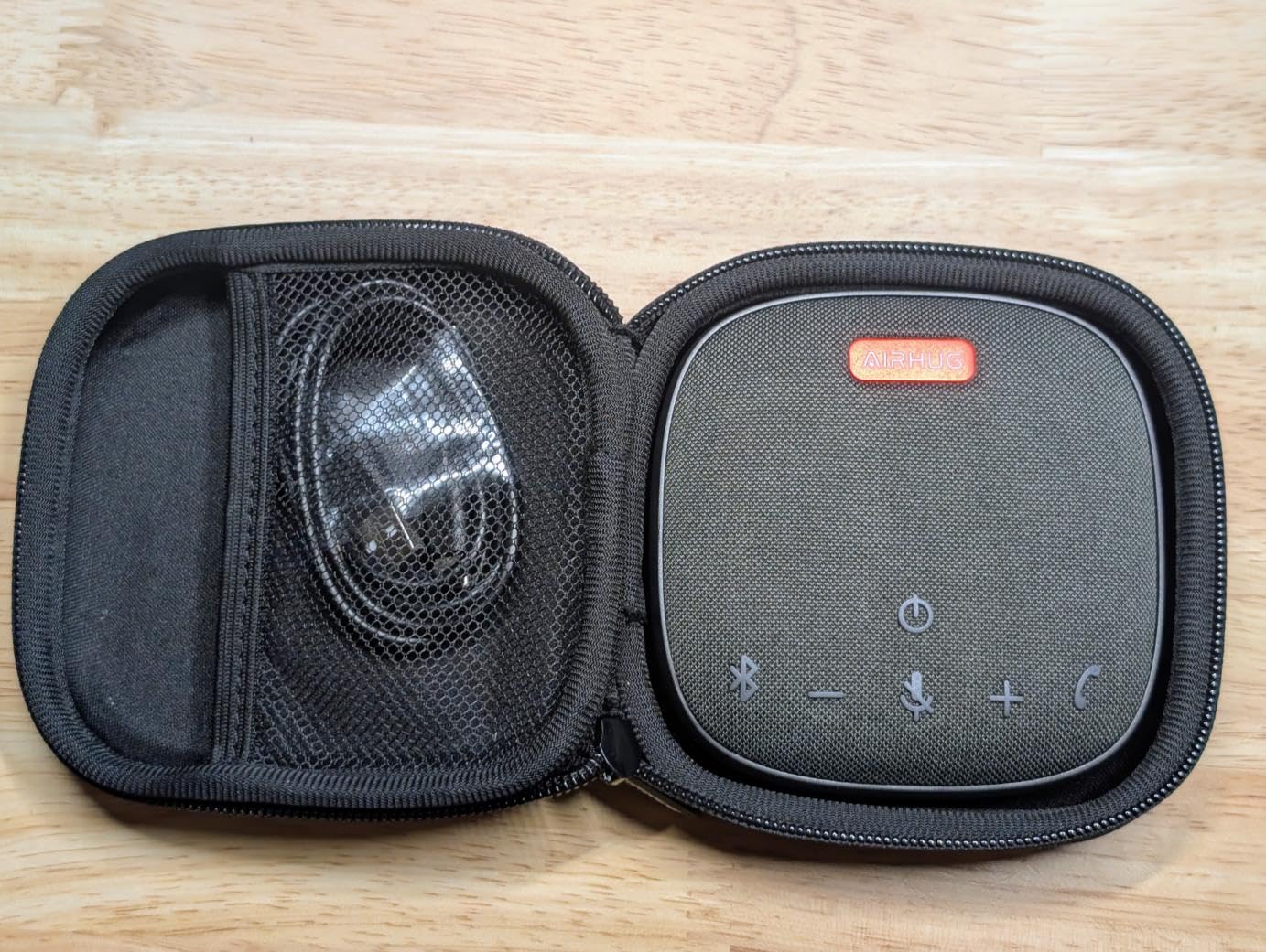 AIRHUG Conference Speaker and Microphone, Bluetooth Speakerphone with 360° Voice Pickup, Advanced Noise Reduction, USB-C Plug & Play, Compatible with Zoom and MS Team - Customer Photo 2