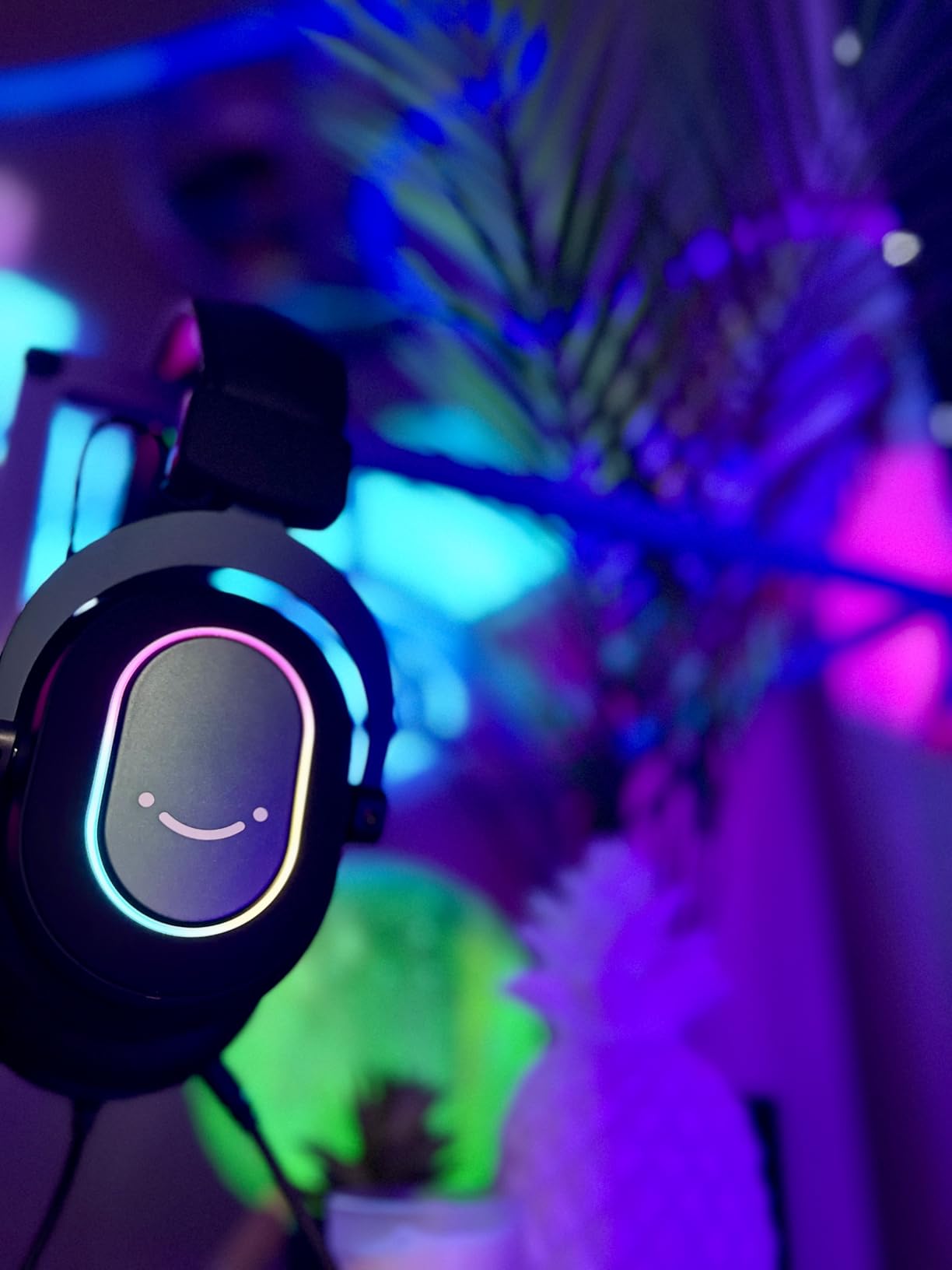 FIFINE Gaming Headset for PC-Wired Headphones with Microphone-7.1 Surround Sound Computer USB Headset for Laptop, Streaming Headphones on PS4/PS5, with EQ Mode, RGB, Soft Ear Pads - AmpliGame H6 customer photo 2