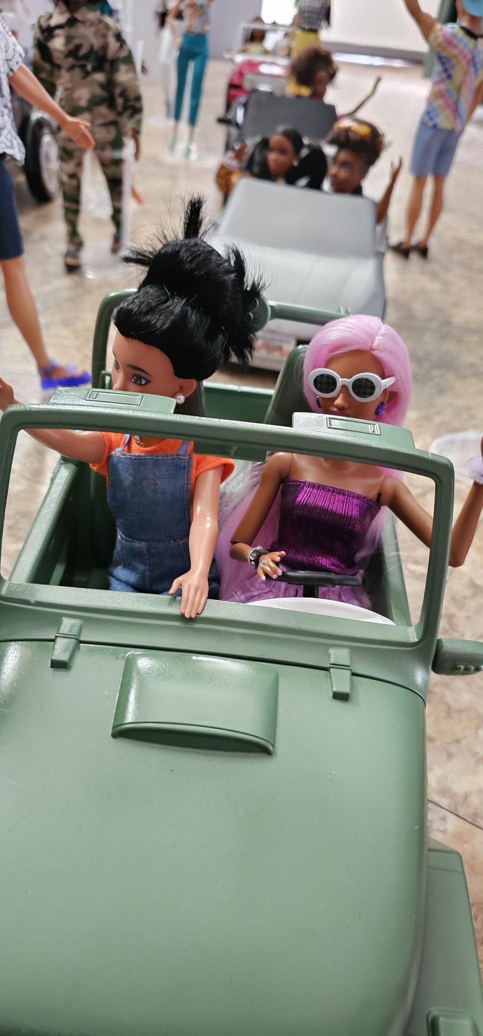 Mattel Disney Princess Snow White Doll in Sparkling Fashion with Removable Skirt, Hairband and Shoes, Posable & Collectible, Inspired by Movie - Customer Photo 2