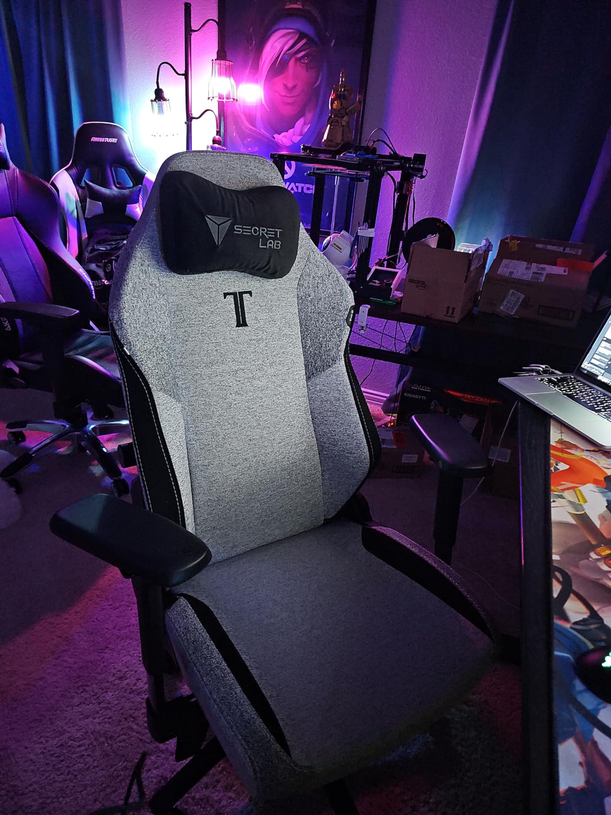 Secretlab Titan Evo Black3 Gaming Chair - Reclining, Ergonomic & Heavy Duty Computer Chair with 4D Armrests, Magnetic Head Pillow & Lumbar Support - Big and Tall Up to 395 lbs - Black - Fabric Customer Review Secretlab Titan Evo Black3 Gaming Chair - Reclining, Ergonomic & Heavy Duty Computer Chair with 4D Armrests, Magnetic Head Pillow & Lumbar Support - Big and Tall Up to 395 lbs - Black - Fabric - Customer Photo 2