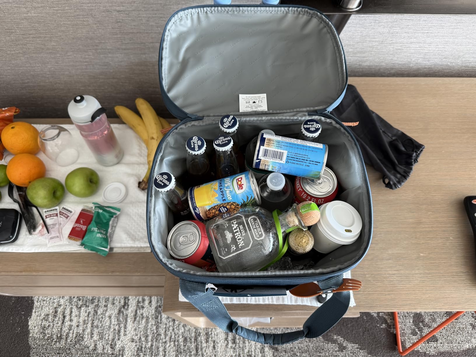 CleverMade Leakproof Collapsible Insulated Cooler Bag, Portable Foldable Soft Side Tote Holds 18/30/50 Cans, Lunch & Cold Beer, Use w/Reusable Freezer Packs & Ice Chest for Grocery Beach Travel Customer Review CleverMade Leakproof Collapsible Insulated Cooler Bag, Portable Foldable Soft Side Tote Holds 18/30/50 Cans, Lunch & Cold Beer, Use w/Reusable Freezer Packs & Ice Chest for Grocery Beach Travel - Customer Photo 2