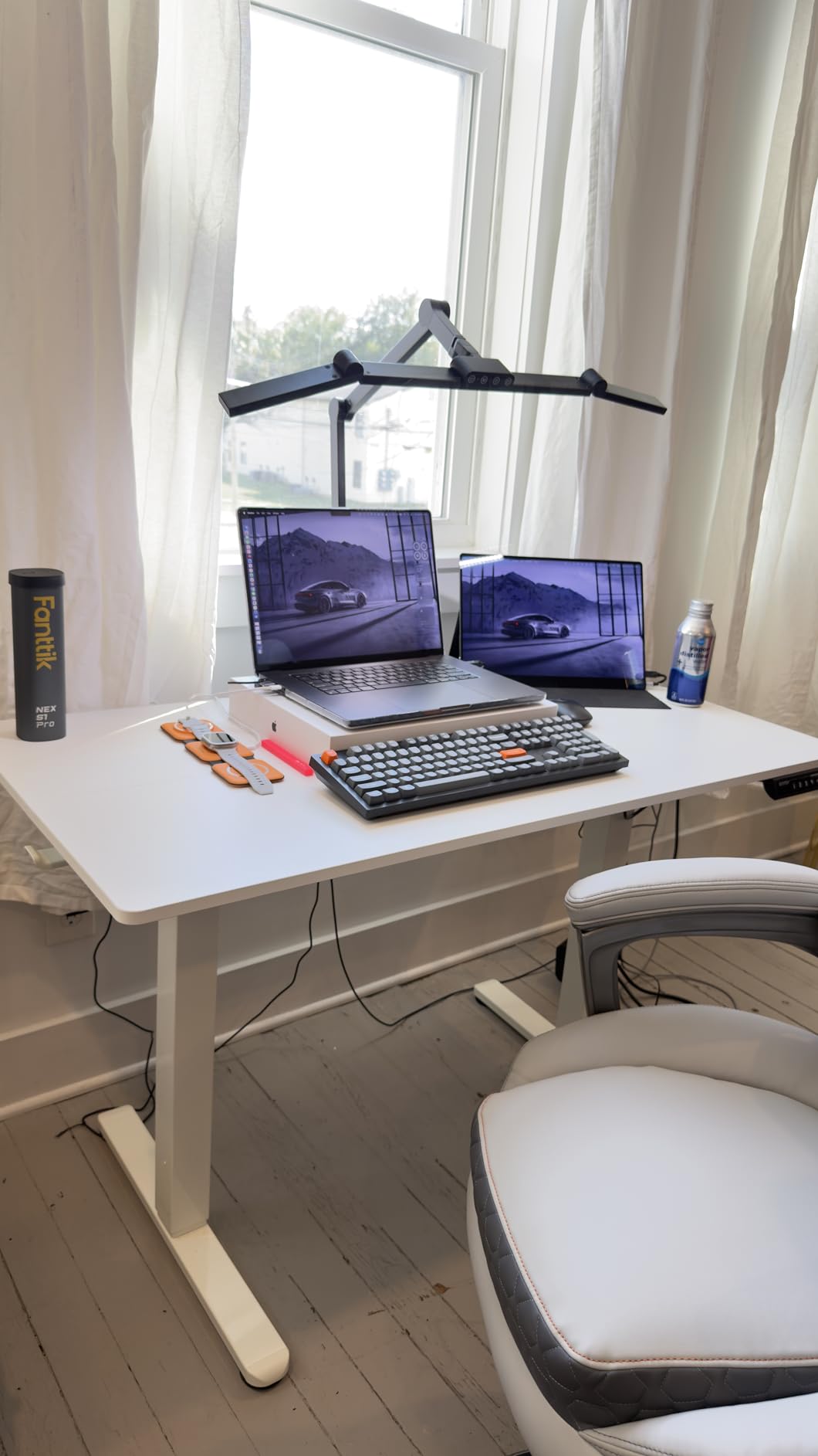 ErGear Height Adjustable Electric Standing Desk, 47.2 x 23.6 Inches Sit Stand up Desk, Memory Computer Home Office Desk with Two-Piece Desktop (Black) Customer Review ErGear Height Adjustable Electric Standing Desk, 47.2 x 23.6 Inches Sit Stand up Desk, Memory Computer Home Office Desk with Two-Piece Desktop (Black) - Customer Photo 1