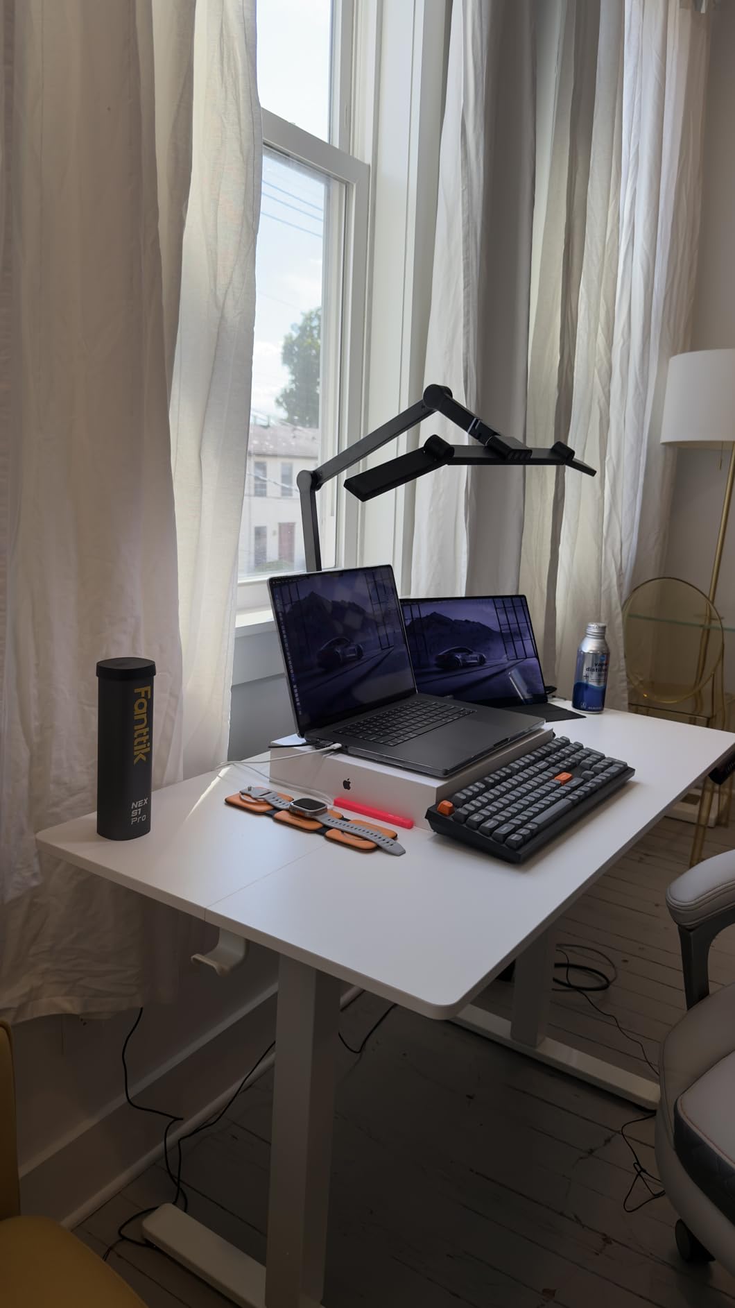 ErGear Height Adjustable Electric Standing Desk, 47.2 x 23.6 Inches Sit Stand up Desk, Memory Computer Home Office Desk with Two-Piece Desktop (Black) Customer Review ErGear Height Adjustable Electric Standing Desk, 47.2 x 23.6 Inches Sit Stand up Desk, Memory Computer Home Office Desk with Two-Piece Desktop (Black) - Customer Photo 2