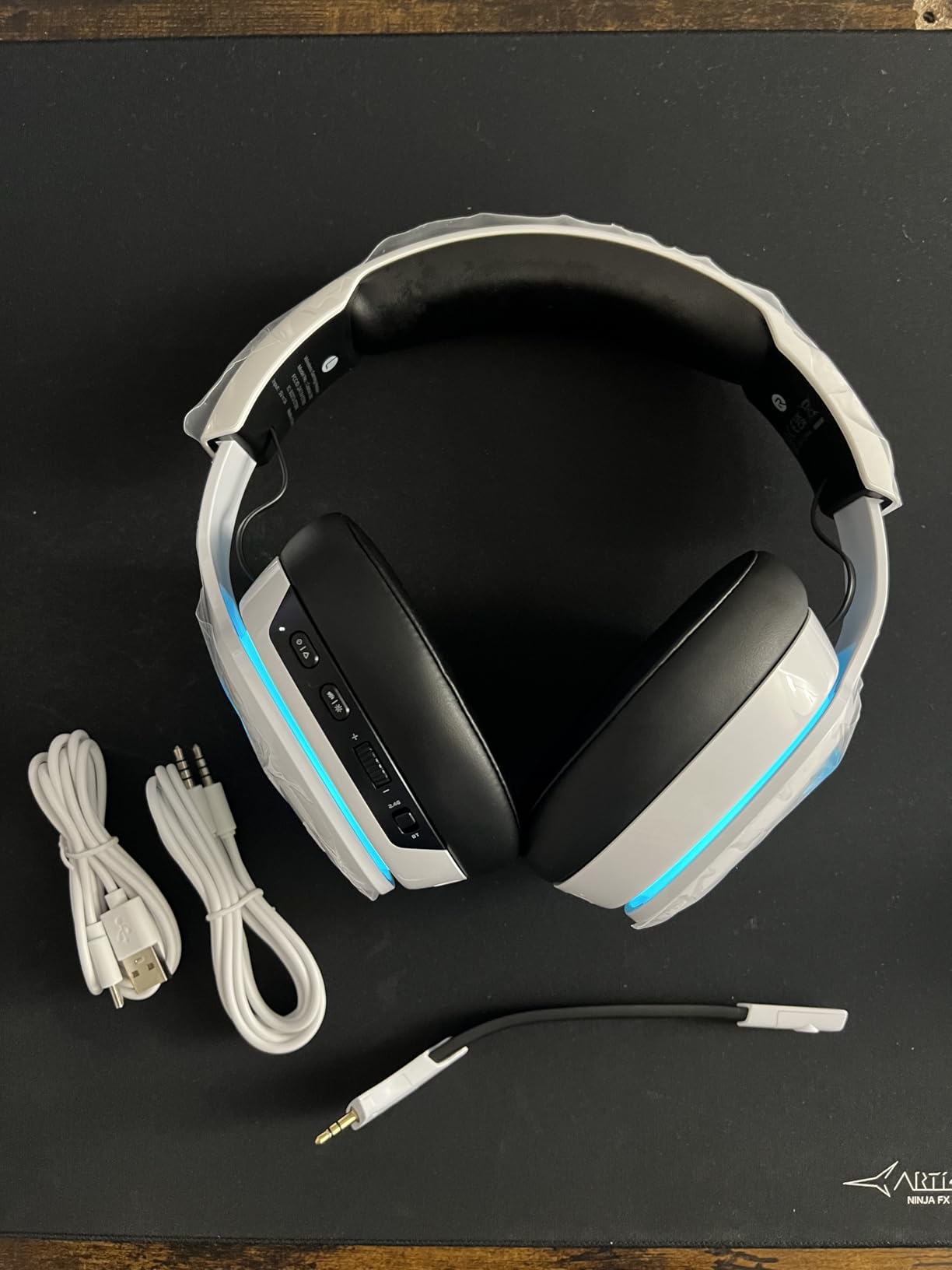 Gtheos 2.4GHz Wireless Gaming Headset for PS5, PS4 Fortnite & Call of Duty/FPS Gamers, PC, Nintendo Switch, Bluetooth 5.3 Gaming Headphones with Noise Canceling Mic, Stereo Sound, 40+Hr Battery -White Customer Review Gtheos 2.4GHz Wireless Gaming Headset for PS5, PS4 Fortnite & Call of Duty/FPS Gamers, PC, Nintendo Switch, Bluetooth 5.3 Gaming Headphones with Noise Canceling Mic, Stereo Sound, 40+Hr Battery -White - Customer Photo 1