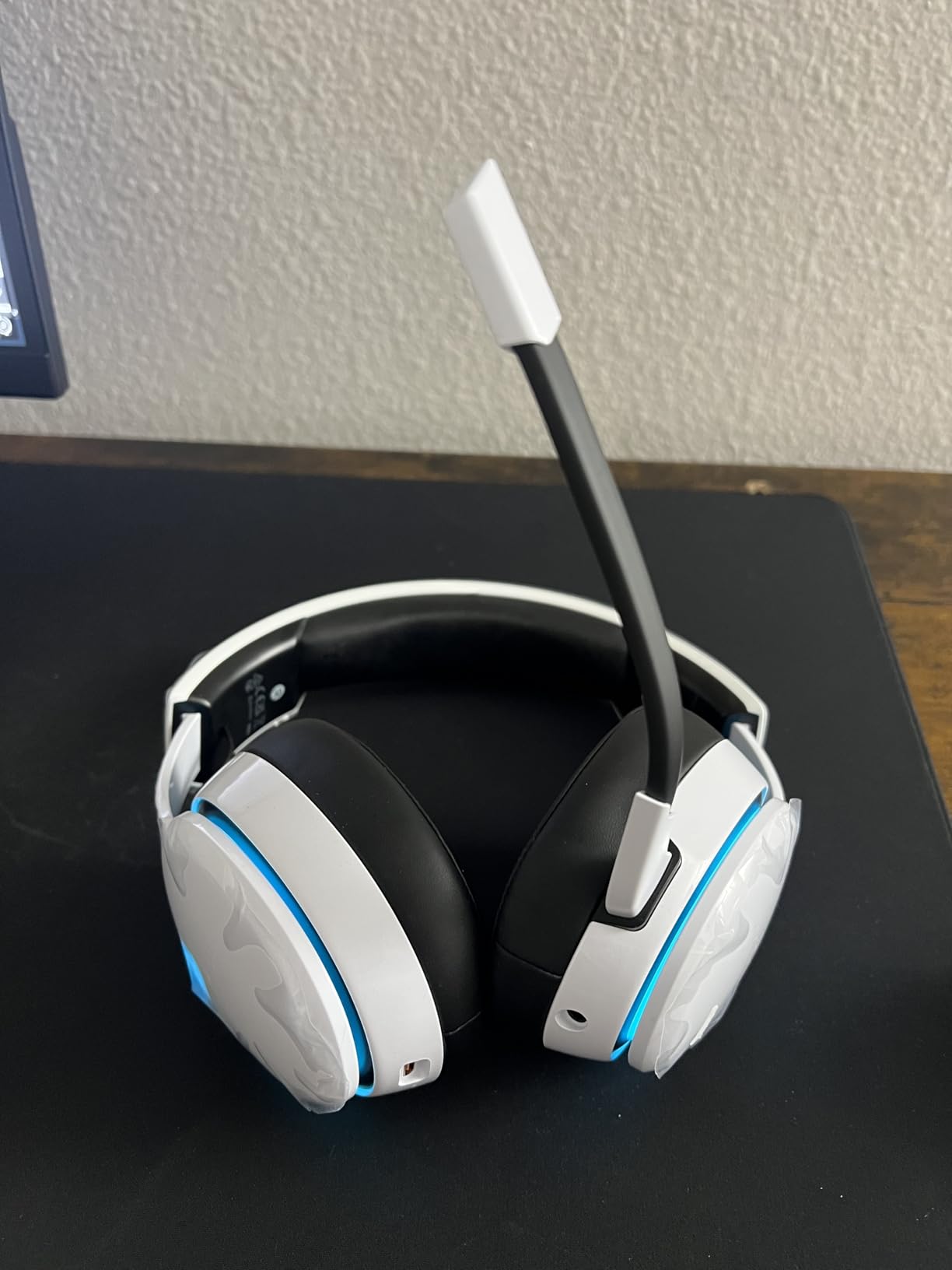 Gtheos 2.4GHz Wireless Gaming Headset for PS5, PS4 Fortnite & Call of Duty/FPS Gamers, PC, Nintendo Switch, Bluetooth 5.3 Gaming Headphones with Noise Canceling Mic, Stereo Sound, 40+Hr Battery -White Customer Review Gtheos 2.4GHz Wireless Gaming Headset for PS5, PS4 Fortnite & Call of Duty/FPS Gamers, PC, Nintendo Switch, Bluetooth 5.3 Gaming Headphones with Noise Canceling Mic, Stereo Sound, 40+Hr Battery -White - Customer Photo 2