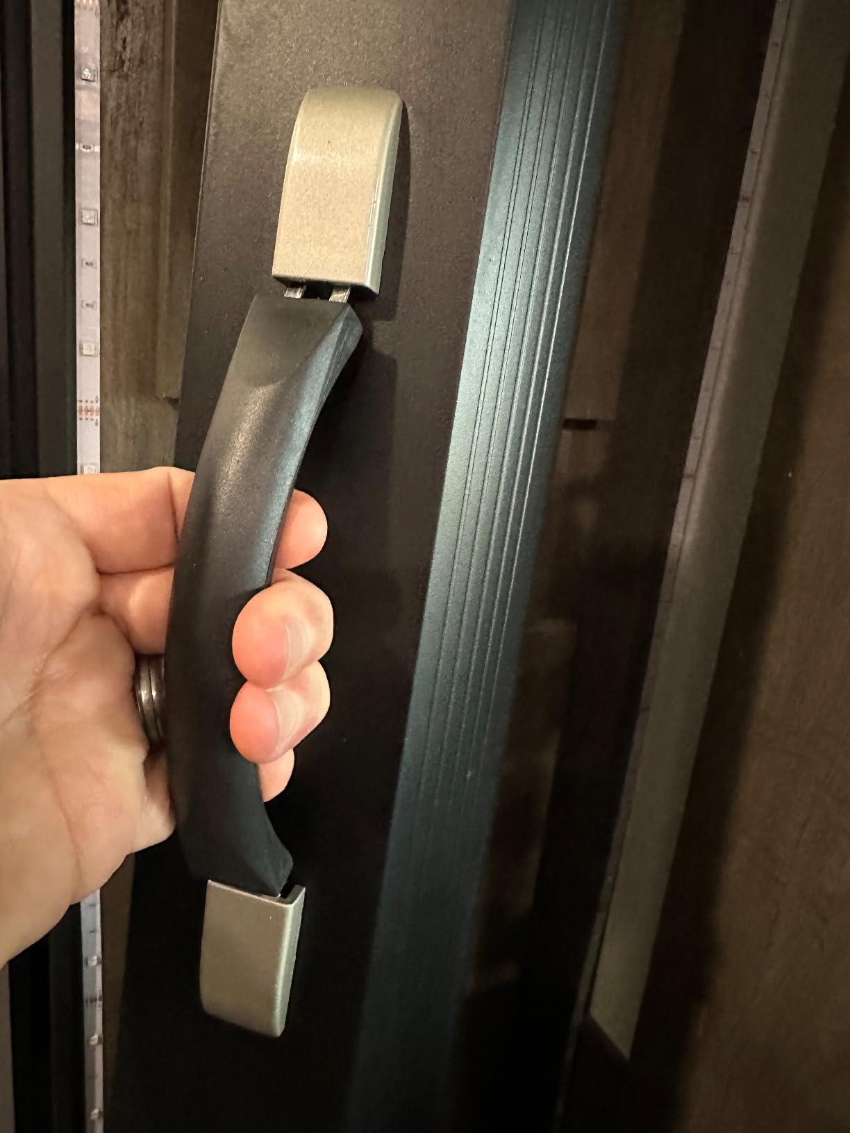 【Wider Style】 RAUBAY 78.7 x 82.7in Large Collapsible Black Backdrop Screen Portable Retractable Panel Photo Background with Stand for Video Conference, Photographic Studio, Streaming Customer Review 【Wider Style】 RAUBAY 78.7 x 82.7in Large Collapsible Black Backdrop Screen Portable Retractable Panel Photo Background with Stand for Video Conference, Photographic Studio, Streaming - Customer Photo 4