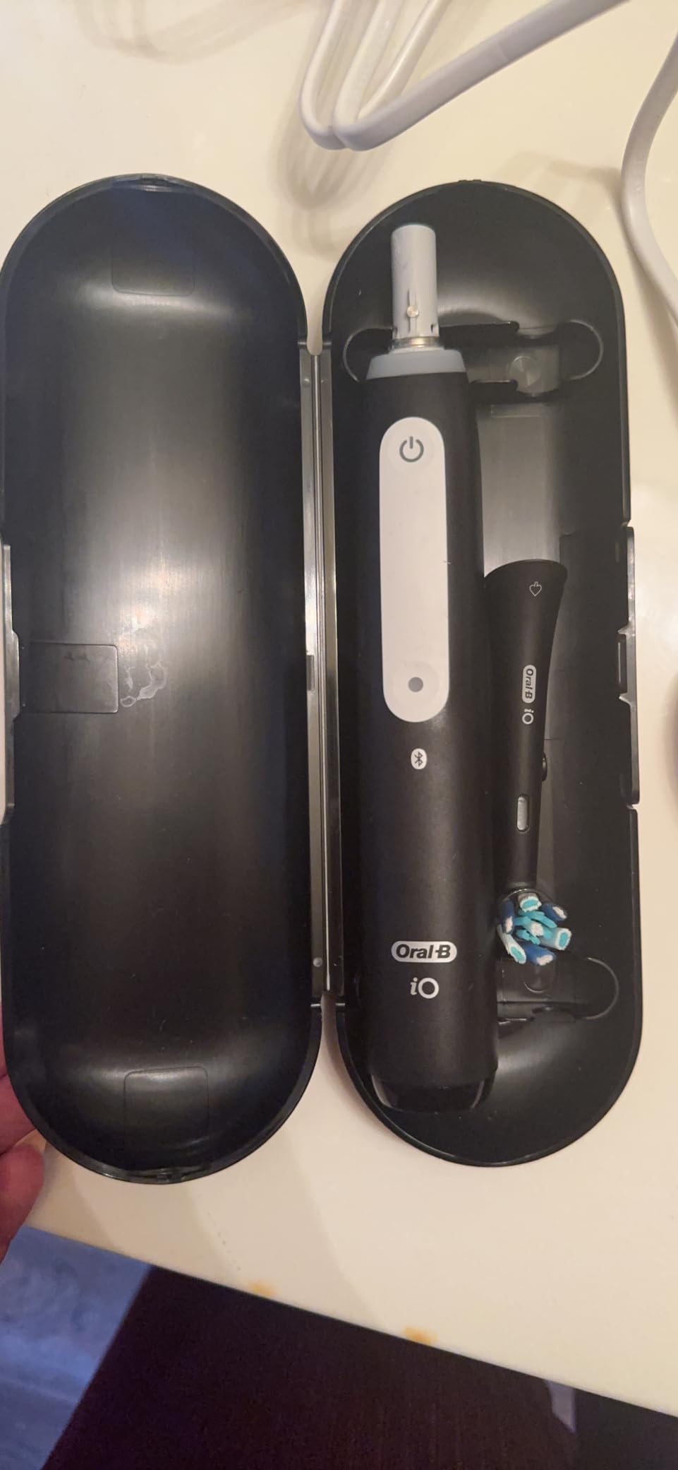 Oral-B iO Series 4 Electric Toothbrush with (1) Brush Head, Rechargeable, White Customer Review Oral-B iO Series 4 Electric Toothbrush with (1) Brush Head, Rechargeable, White - Customer Photo 2