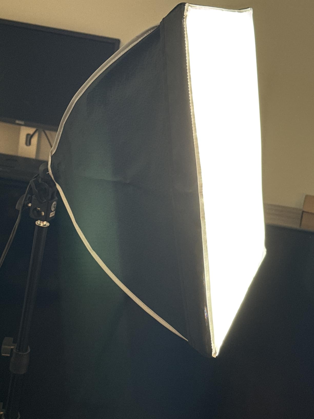 RALENO Softbox Photography Lighting Kit, 16'' x 16'' Softbox Lighting for TikTok with LED Bulb (50W | 5500K | 97 CRI | TLCI≥97), Continuous Light for Video Recording & Photography Shooting Customer Review RALENO Softbox Photography Lighting Kit, 16'' x 16'' Softbox Lighting for TikTok with LED Bulb (50W | 5500K | 97 CRI | TLCI≥97), Continuous Light for Video Recording & Photography Shooting - Customer Photo 2