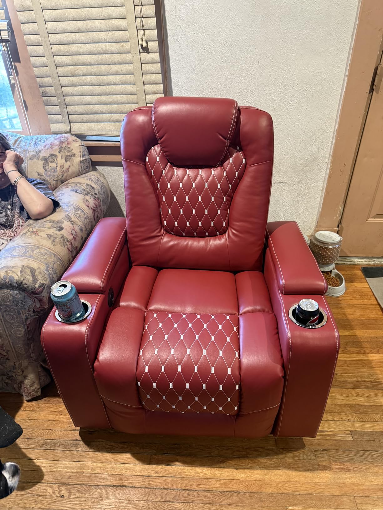 ANJ Power Recliner Chair with USB Ports and Cup Holders - Overstuffed Electric Home Theater Seating PU Leather Reclining Furniture with Hidden Arm Storage, Easy to Clean (Black) - Customer Photo 1