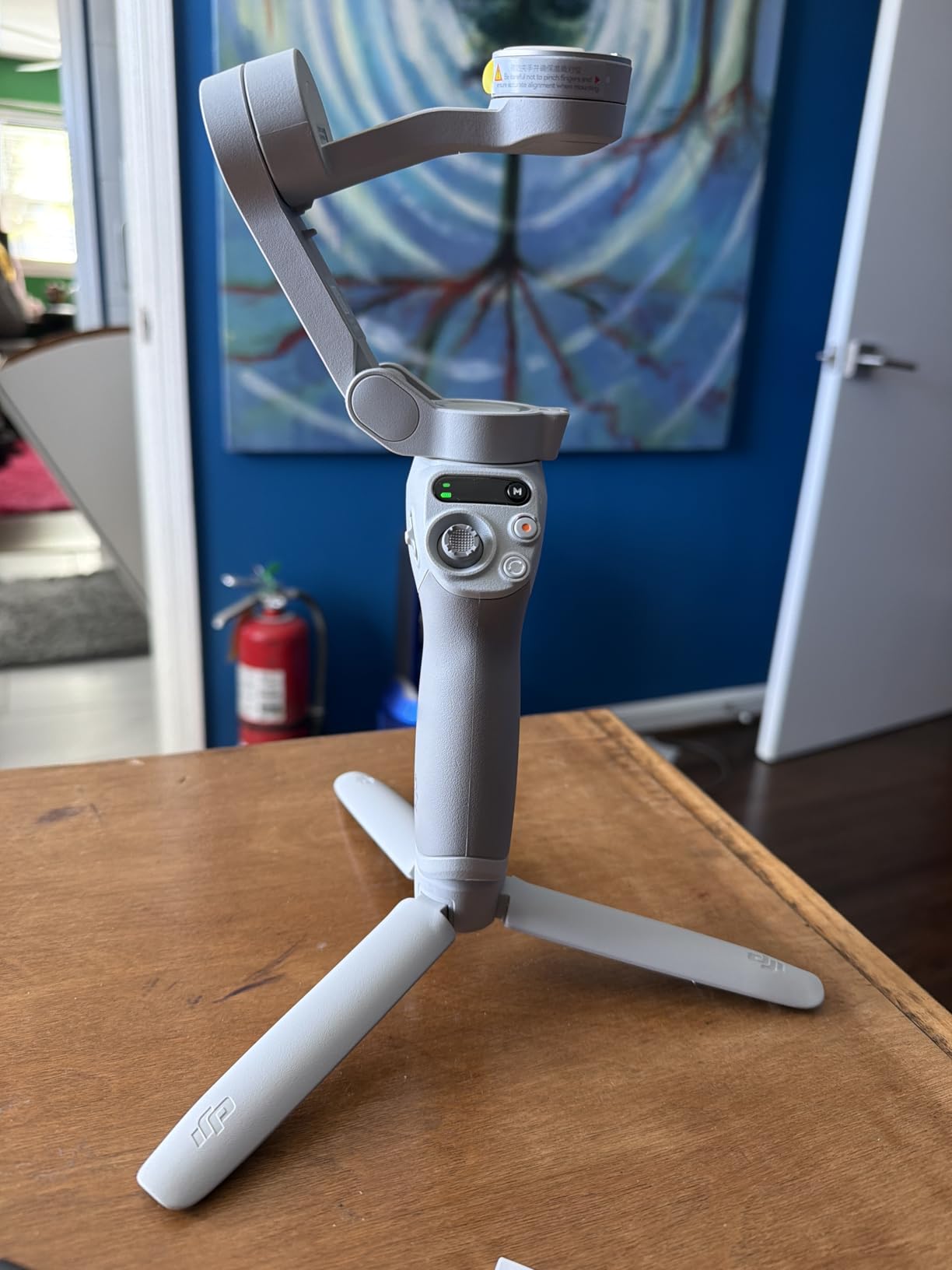 DJI Osmo Mobile SE, 3-Axis Phone Gimbal for iPhone, Android, Built-in Tripod, Selfie Stick, Gimbal Stabilizer for iphone, Andriod, ActiveTrack 6.0, Vlogging Stabilizer for Youtube, TikTok, Travel - Customer Photo 1