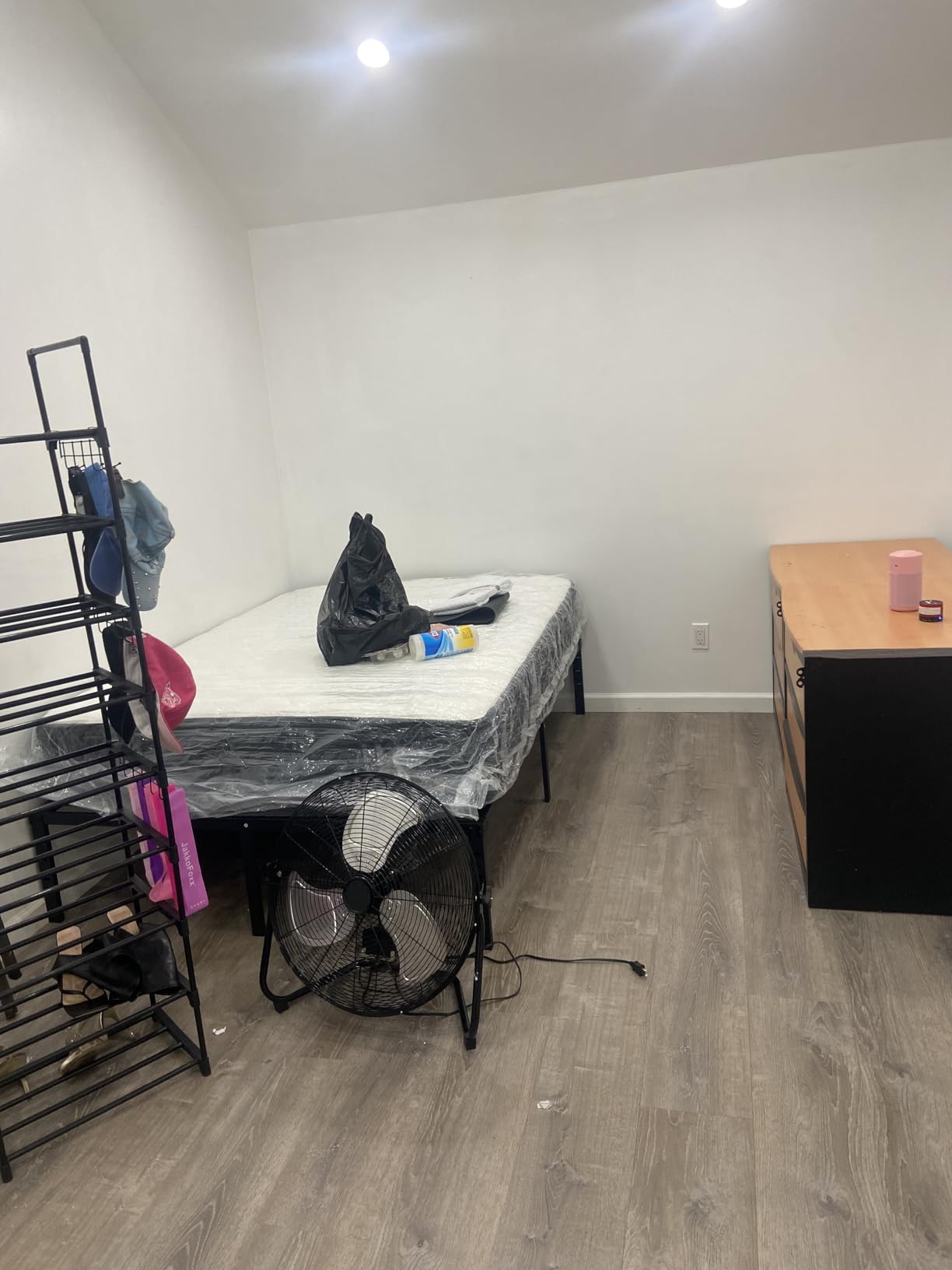 Metal Bed Frame,Queen Size Bed Frame with Storage Space,Heavy Duty Sturdy Mattress Foundation,Easy Assembly,No Box Spring Needed, Black,14 Inch,Queen - Customer Photo 1