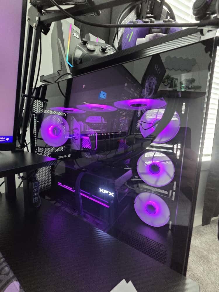 AMD Ryzen 7 7700X 8-Core, 16-Thread Unlocked Desktop Processor - Customer Photo 1