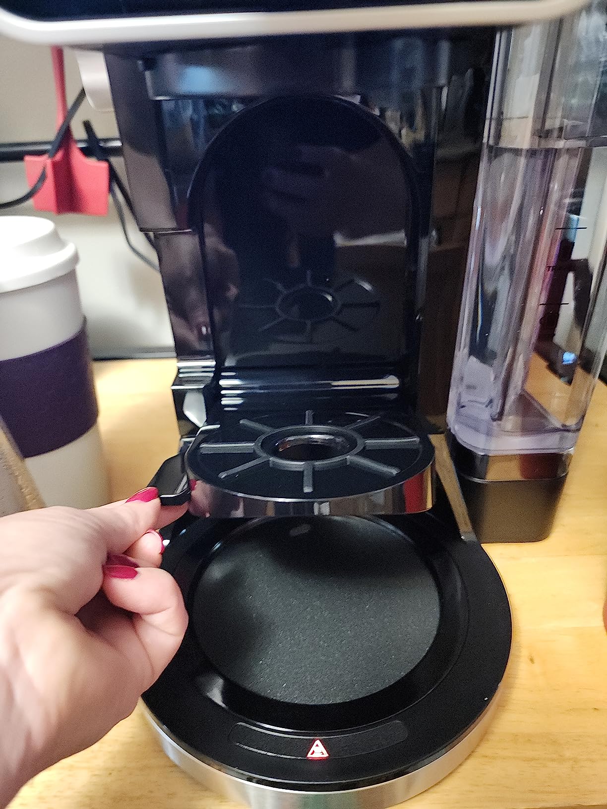 Ninja Hot and Iced Coffee Maker, Single Serve Coffee Maker and Drip Coffee Machine, DualBrew Pro Specialty 12-Cup with K-Cup Combo, Includes Permanent Filter, CFP307 - Customer Photo 3