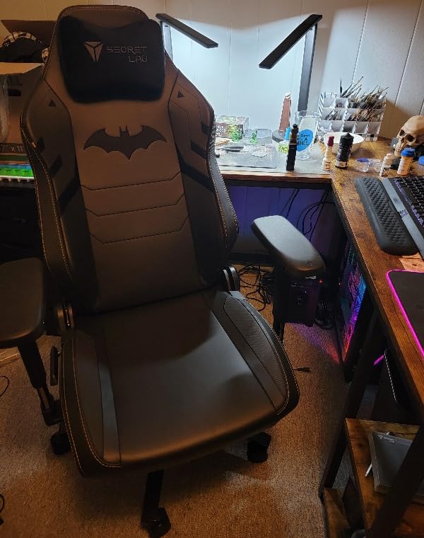 Secretlab Titan Evo Dark Knight Gaming Chair - Reclining, Ergonomic, Comfortable Computer Chair with 4D Armrests, Headrest & Lumbar Support - Small - Black - Leatherette Customer Review Secretlab Titan Evo Dark Knight Gaming Chair - Reclining, Ergonomic, Comfortable Computer Chair with 4D Armrests, Headrest & Lumbar Support - Small - Black - Leatherette - Customer Photo 1