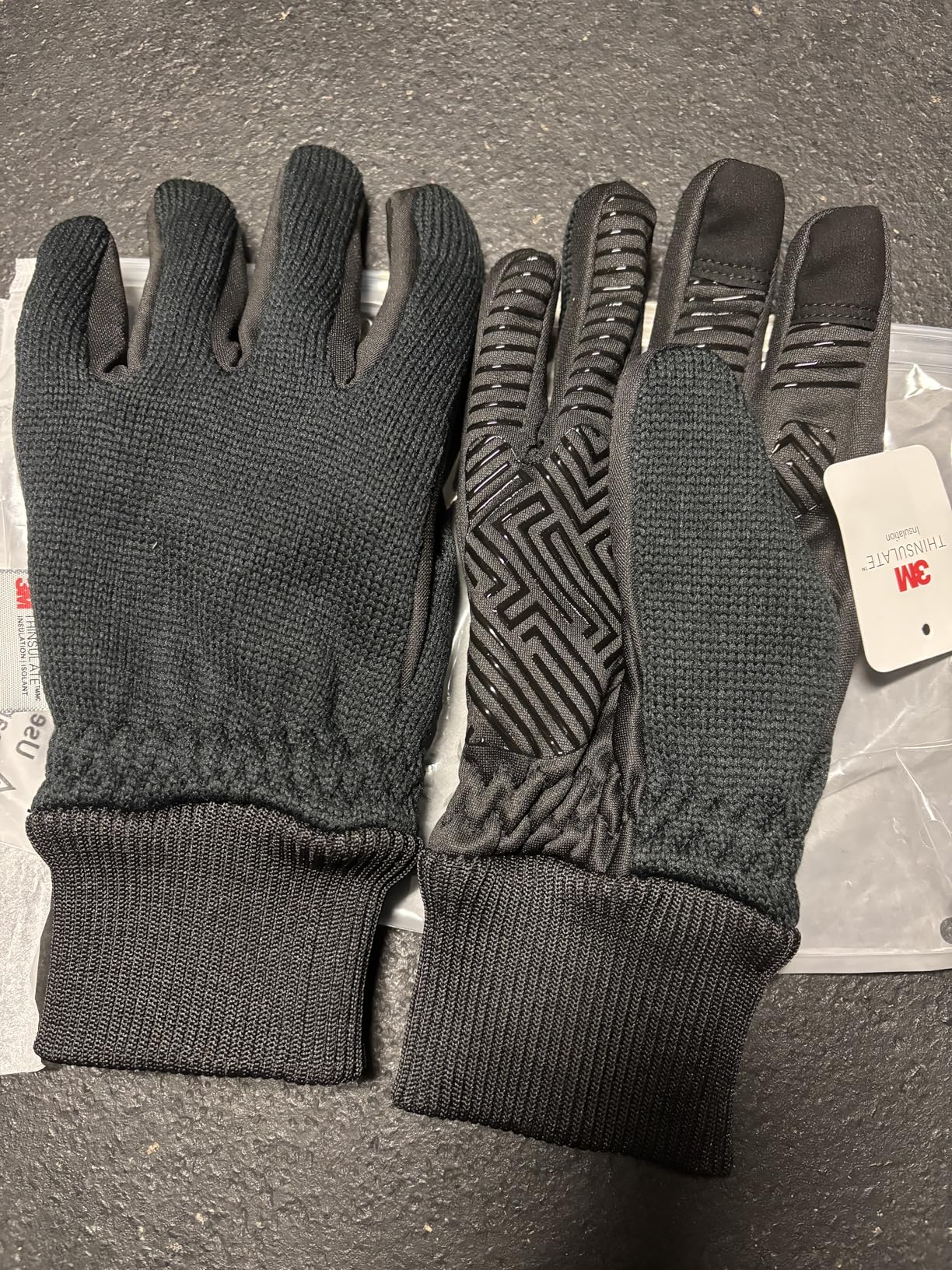 Winter Gloves for Men/Women -10°F 3M Thinsulate Warm Touch Screen Snow Ski Bicycle Bike Gloves for Driving/Cycling/Running/Hiking Customer Review Winter Gloves for Men/Women -10°F 3M Thinsulate Warm Touch Screen Snow Ski Bicycle Bike Gloves for Driving/Cycling/Running/Hiking - Customer Photo 3