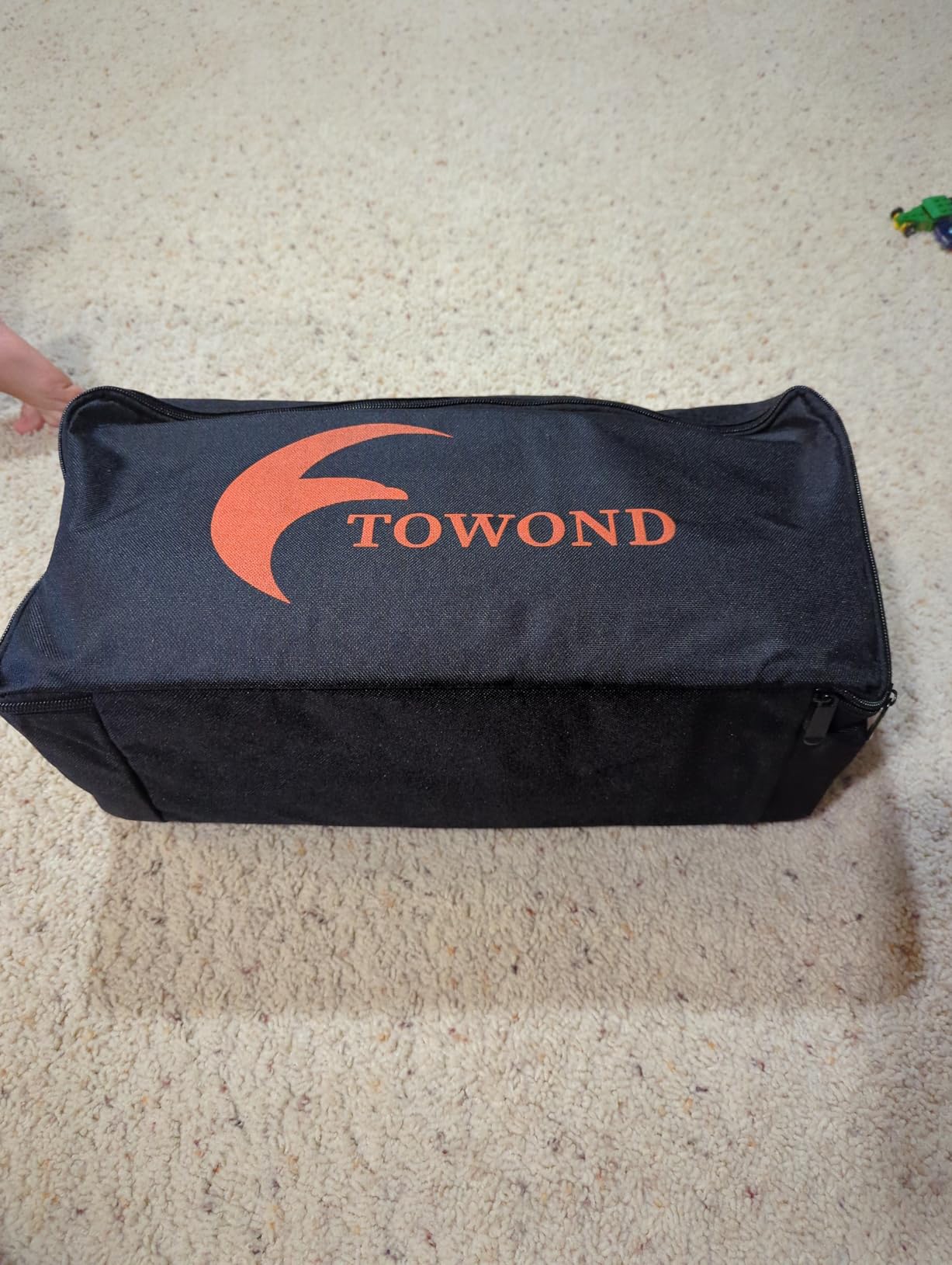 TOWOND Outdoor Projector Screen with stand, 120 inch Portable Movie Screen - 16:9 4K HD Foldable Anti-Crease Projection Screen with Carry Bag for Movie Nights, Camping and Parties Support Double Sided customer photo 1