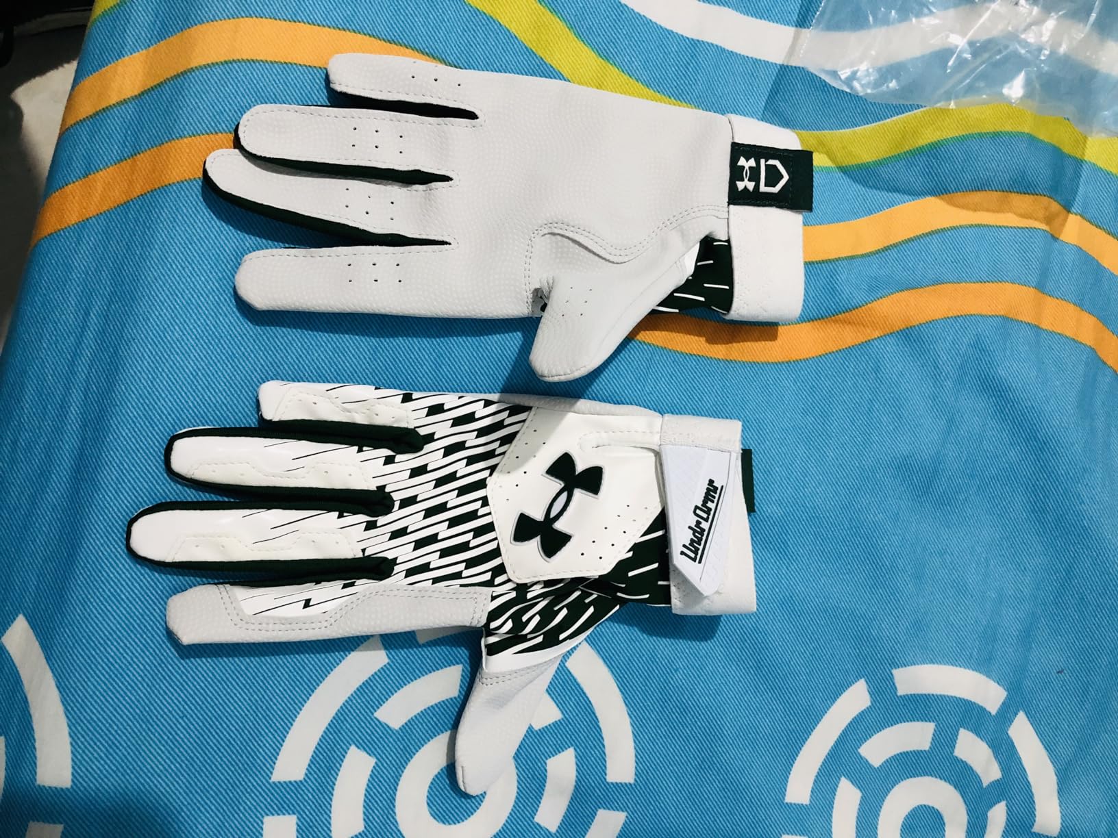 Under Armour Mens Clean Up Baseball Gloves Customer Review Under Armour Mens Clean Up Baseball Gloves - Customer Photo 2