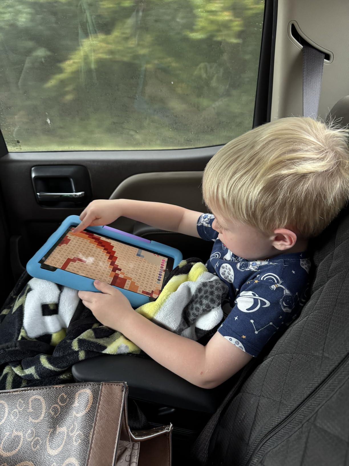 Amazon Fire HD 10 Kids tablet (newest model) ages 3-7 | Bright 10.1