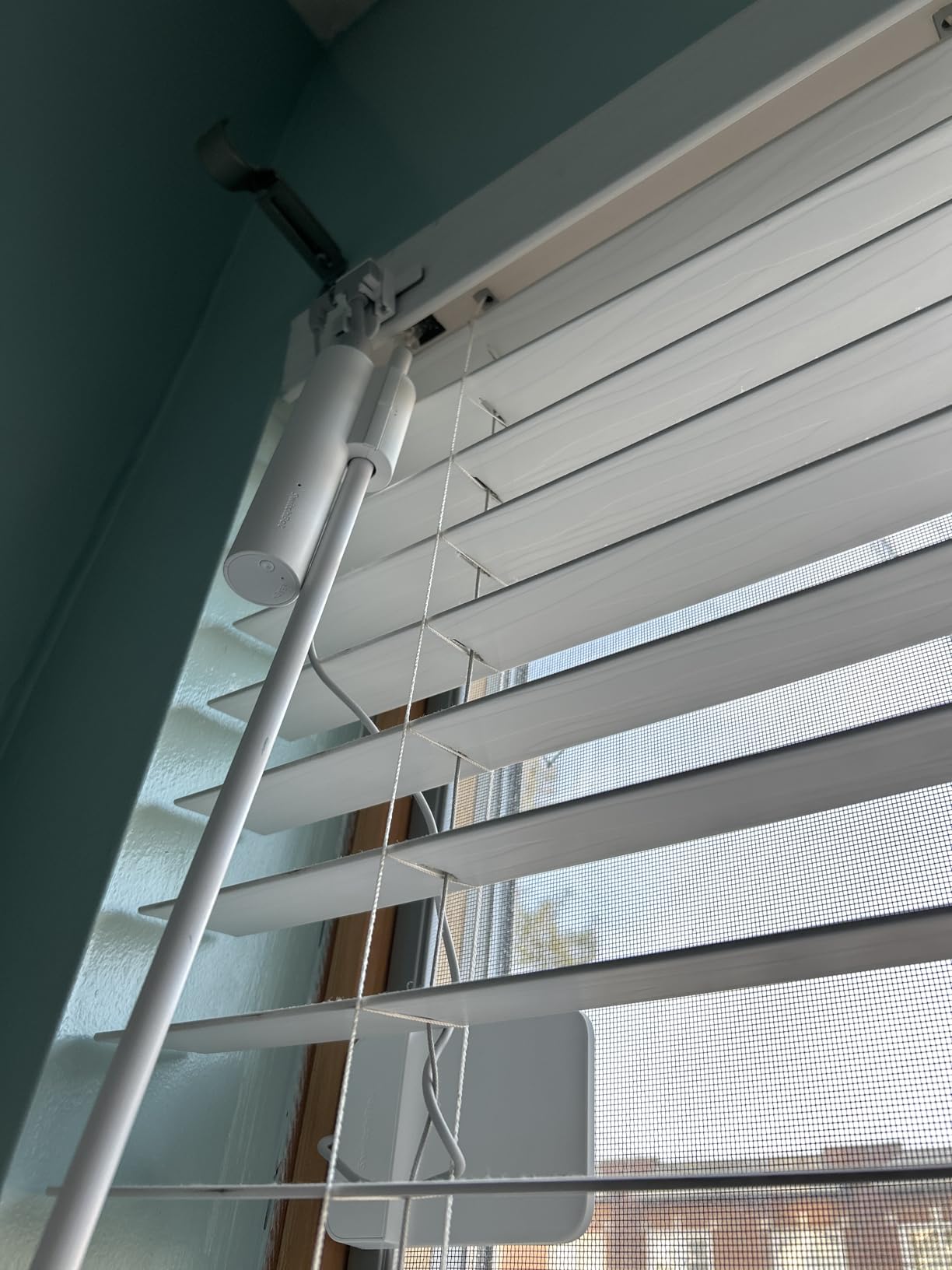 SwitchBot Blind Tilt Motorized Blinds - Smart Electric Blinds, Automatic Blind Opener and Closer, Solar Powered, Light Sensing Control, Add Hub Mini to Make it Compatible with Alexa & Google Home - Customer Photo 1