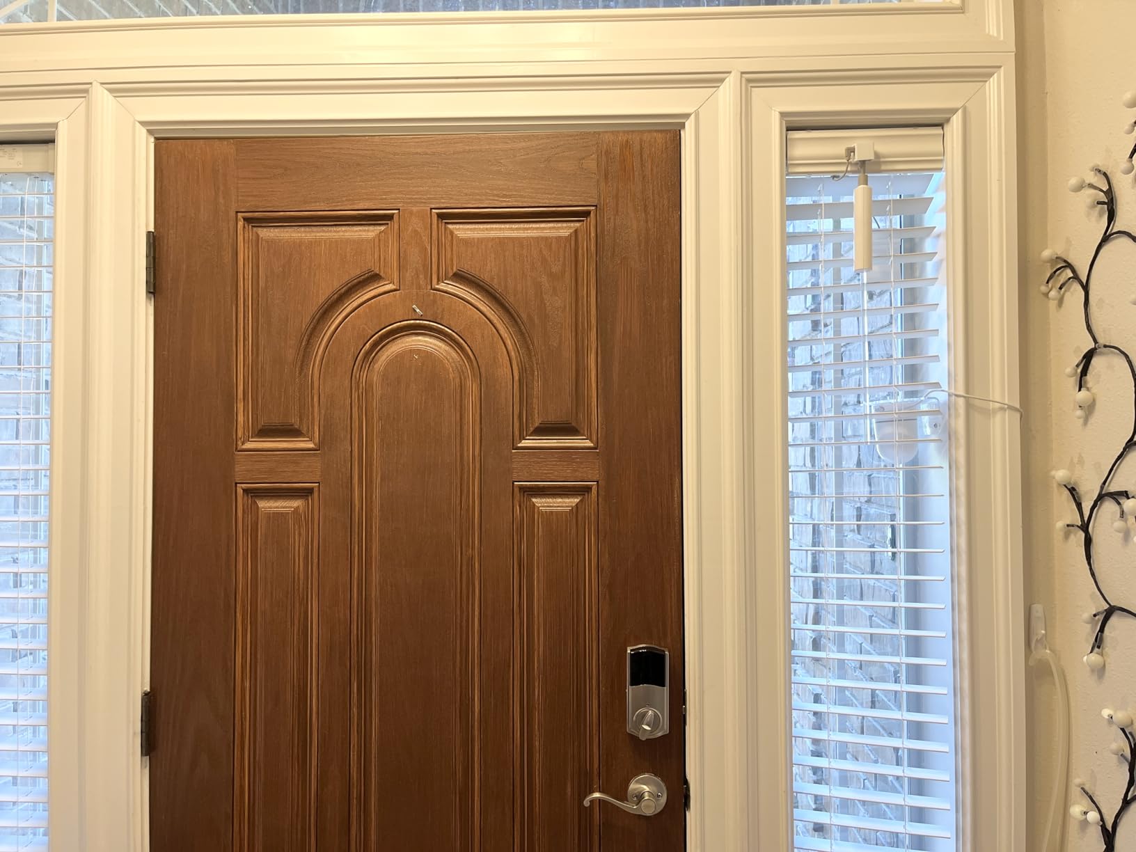 SwitchBot Smart Electric Motorized Blinds Kit - 3Pack with 2.4G WiFi Remote Control, Solar Powered, Compatible with Alexa, Google Home and Siri, Light Sensing Control, Unlimited Group Control - Customer Photo 1