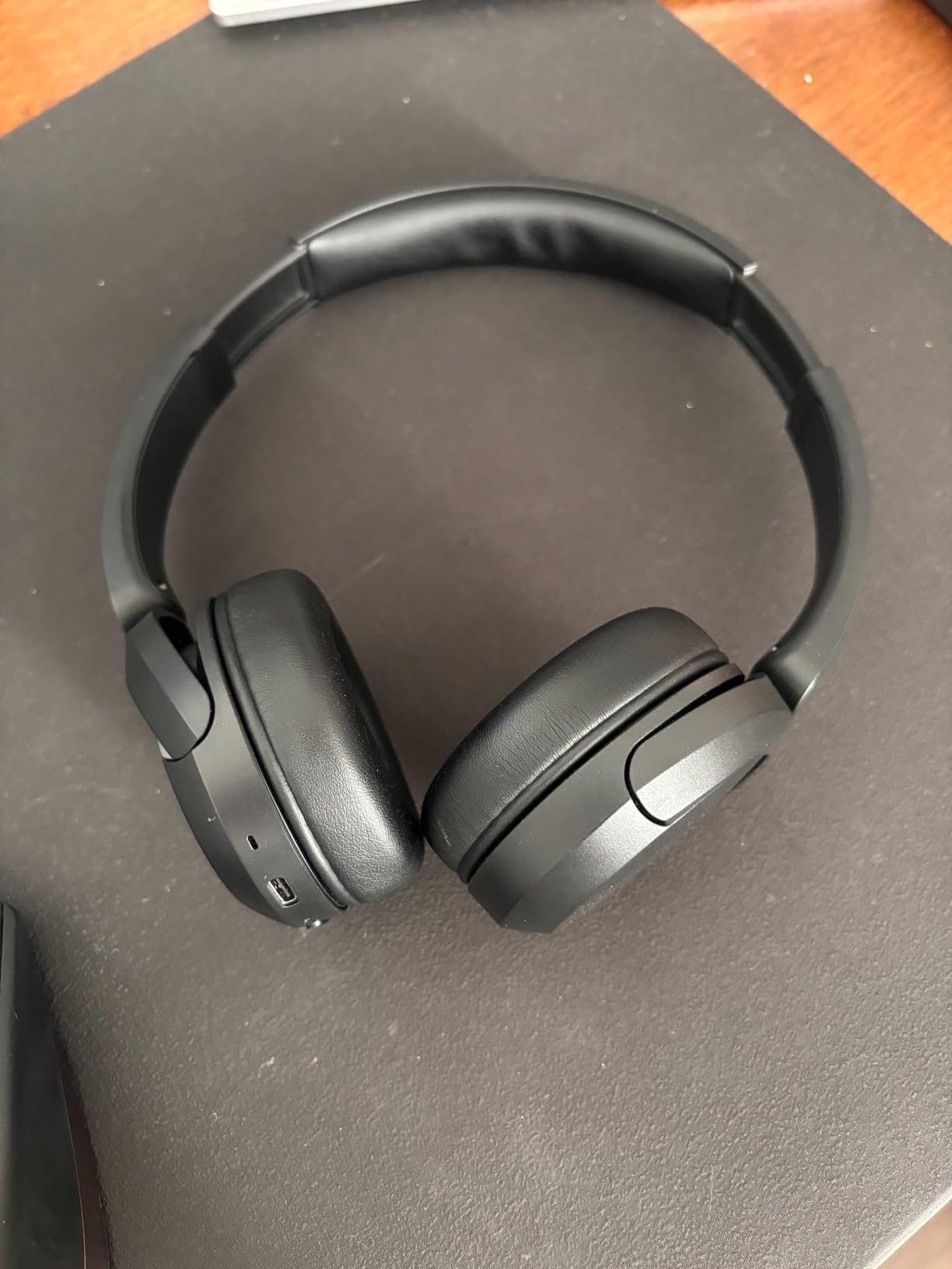 Sony WH-CH520 Wireless Headphones Bluetooth On-Ear Headset with Microphone, Blue Customer Review Sony WH-CH520 Wireless Headphones Bluetooth On-Ear Headset with Microphone, Blue - Customer Photo 2