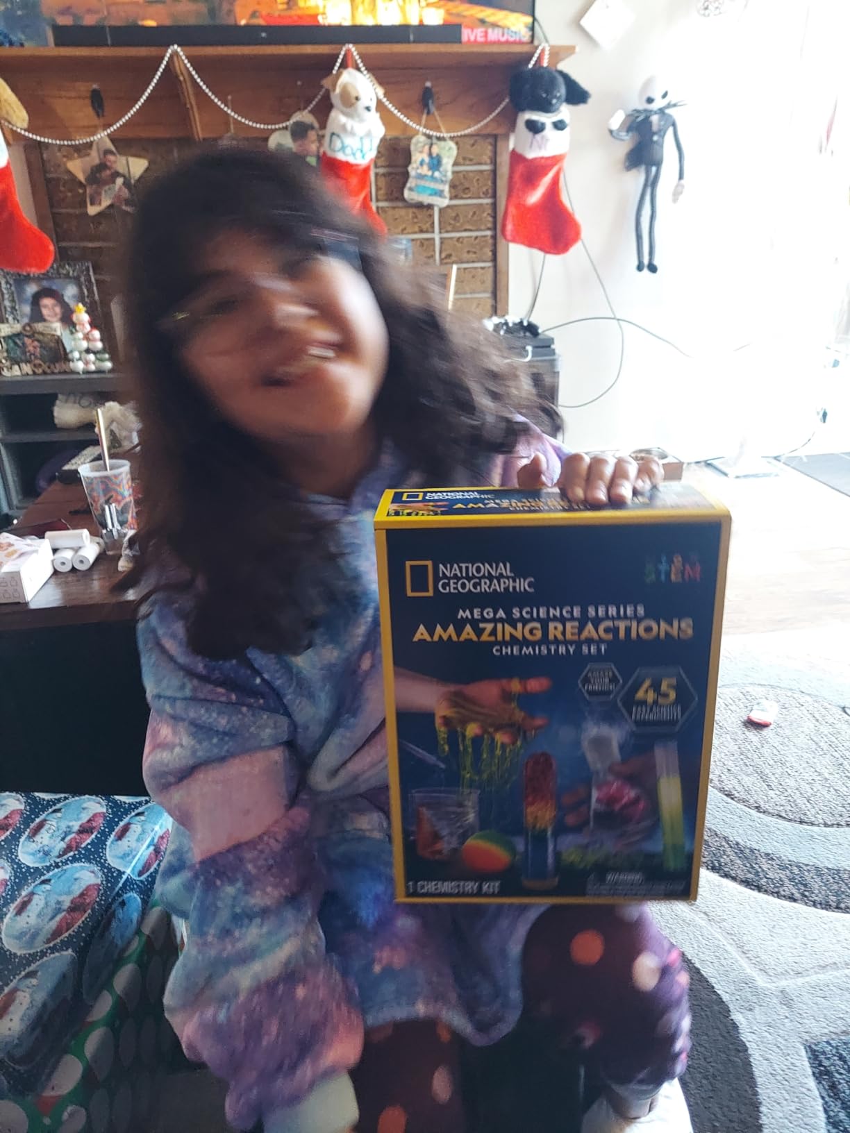 National Geographic Mega Arts and Crafts Kit for Kids – Mosaic Kit, Marbling Paint Kit & Air Dry Clay Pottery Kit – Art Projects for Kids Ages 8-12, Crafts for Girls and Boys (Amazon Exclusive) - Customer Photo 2