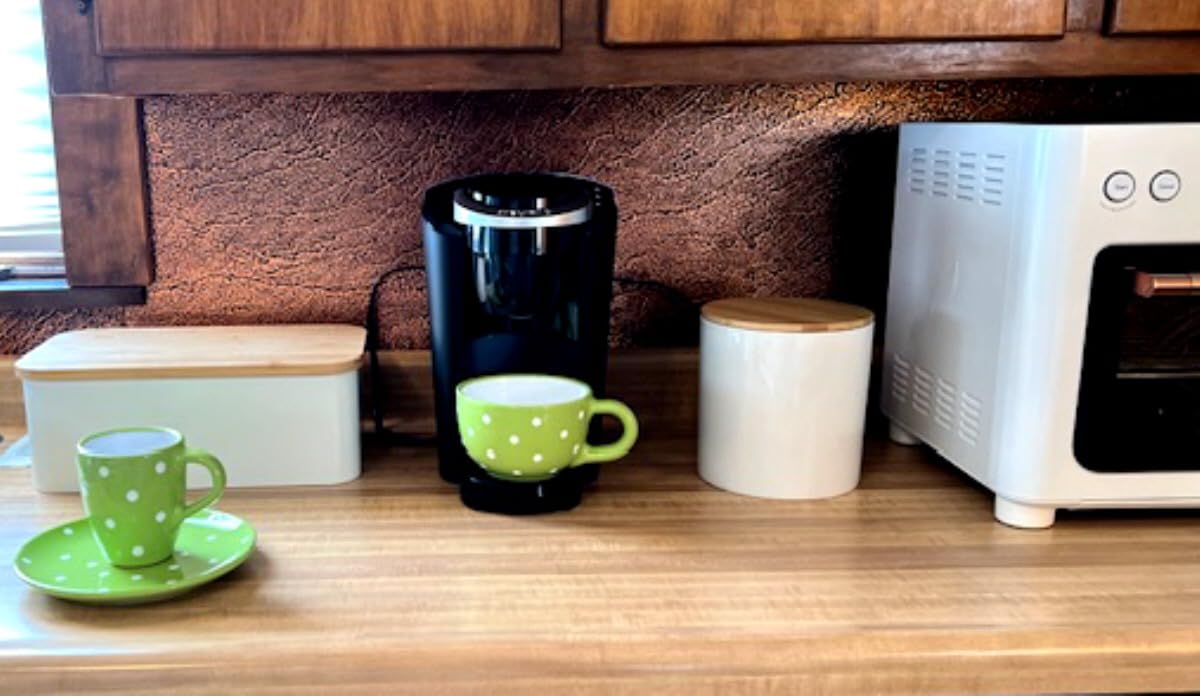 Keurig K-Compact Single-Serve K-Cup Pod Coffee Maker, with 3 Brew Sizes, Smart Start Feature, 36oz Removable Reservoir, Black - Customer Photo 1