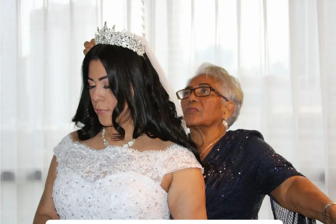 Torjim RGB Photography Video Lighting, Studio Lights with Adjustable Tripod Stand - 16 Color Lighting for Video Recording/YouTube/TikTok/Live Streaming/Make up/Vlogging Customer Review Torjim RGB Photography Video Lighting, Studio Lights with Adjustable Tripod Stand - 16 Color Lighting for Video Recording/YouTube/TikTok/Live Streaming/Make up/Vlogging - Customer Photo 1