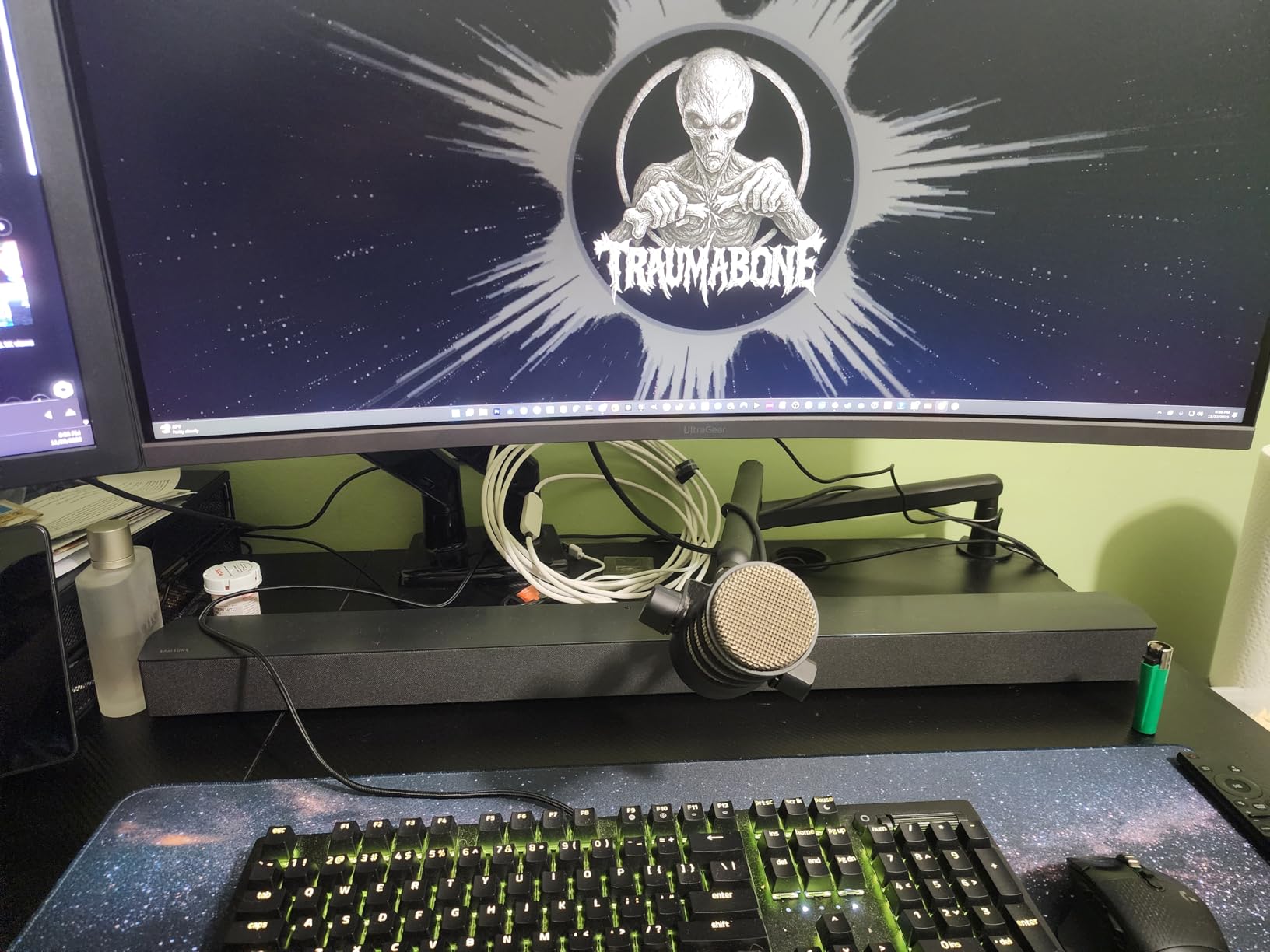 Samsung HW-C450 2.1ch Soundbar w/DTS Virtual X, Subwoofer Included, Bass Boost, Adaptive Sound Lite, Game Mode, Bluetooth, Wireless Surround Sound Compatible - Customer Photo 1