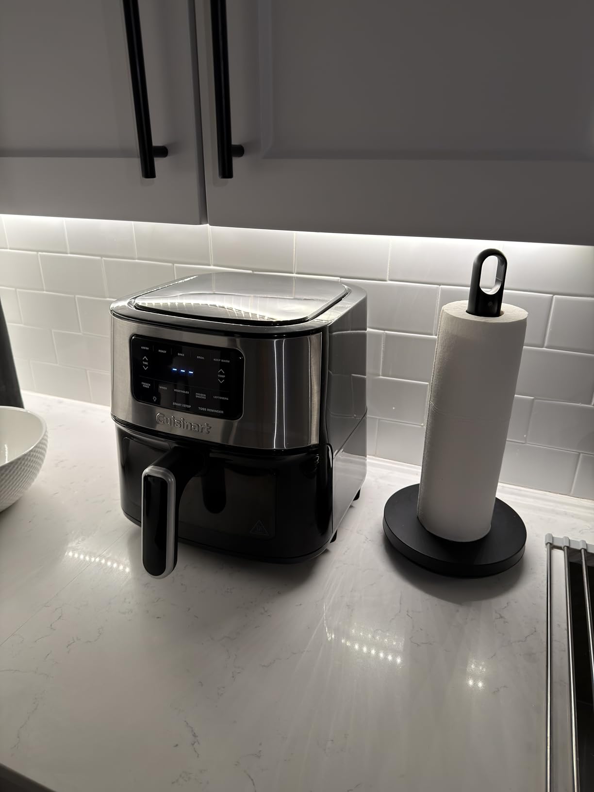 Cuisinart Air Fryer, 6-Quart Basket Large Fryer with 5 Cooking Functions to Roast, Bake, Broil, Air Fry and Keep Warm, 5 Airfryer Presets, Dishwasher-Safe Parts, AIR-200, Stainless Steel & Black - Customer Photo 2