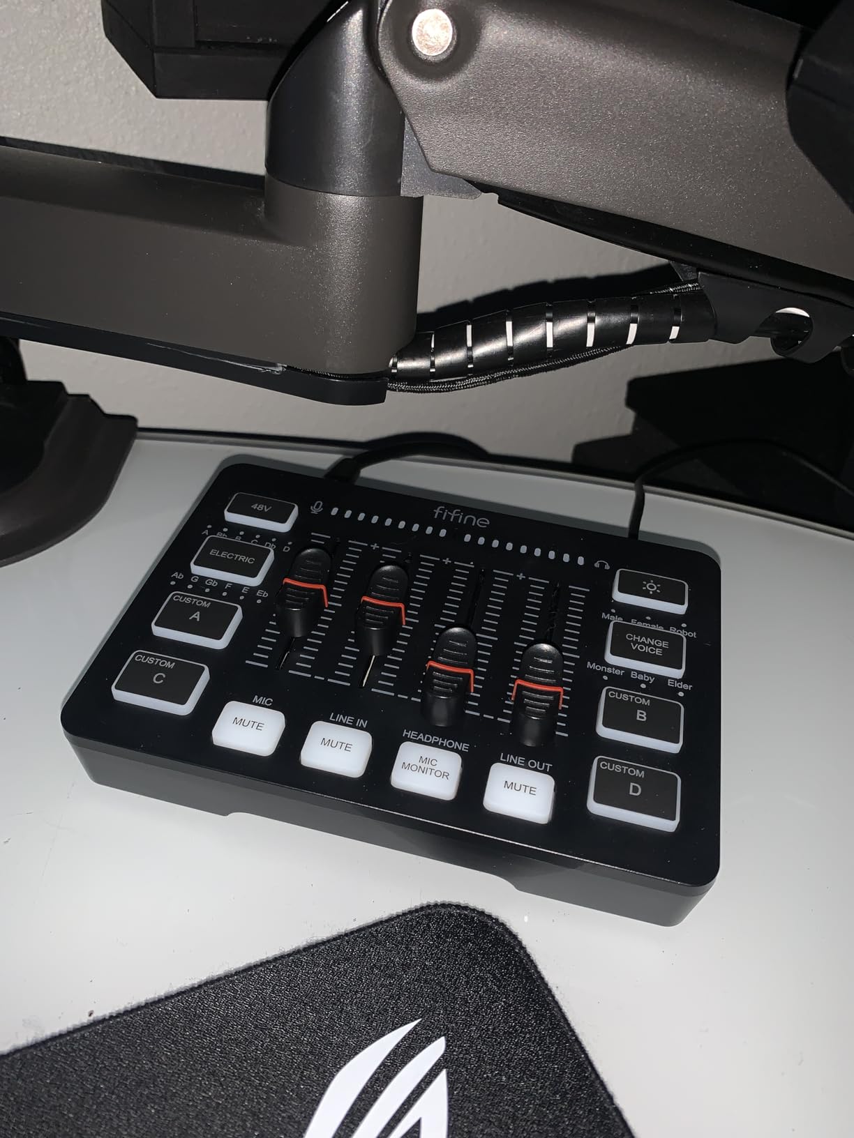 FIFINE Gaming Audio Mixer, Streaming RGB PC Mixer with XLR Microphone Interface, Individual Control, Volume Fader, Mute Button, 48V Phantom Power, for Podcast/Recording/Vocal/Game Voice-AmpliGame SC3 Customer Review FIFINE Gaming Audio Mixer, Streaming RGB PC Mixer with XLR Microphone Interface, Individual Control, Volume Fader, Mute Button, 48V Phantom Power, for Podcast/Recording/Vocal/Game Voice-AmpliGame SC3 - Customer Photo 3