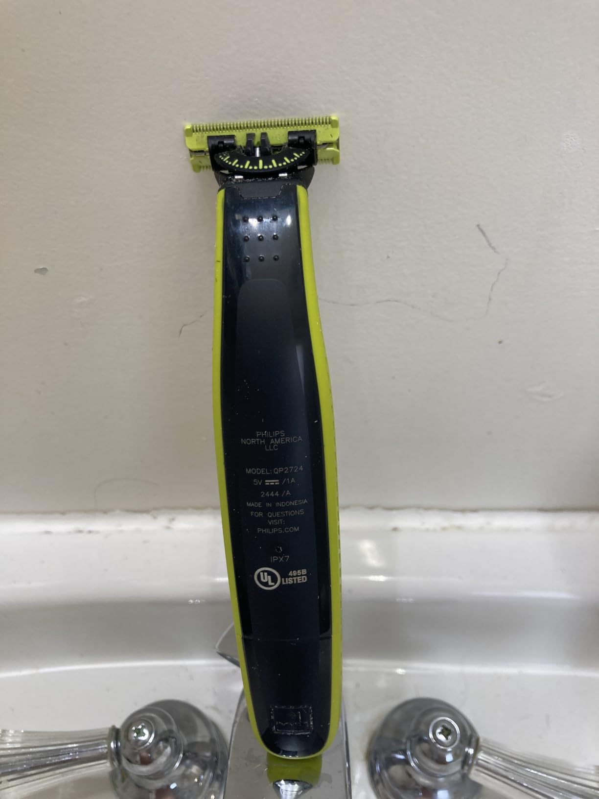 Norelco Philips OneBlade 360 Hybrid Face, Electric Beard Trimmer and Shaver, with 360 Blade Technology, 1x 360 Blade for Face, 5in1 Adjustable Comb, Model QP2724/90 - Customer Photo 2